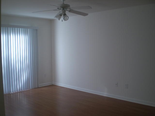 BAYWOOD T/H - Residential Lease