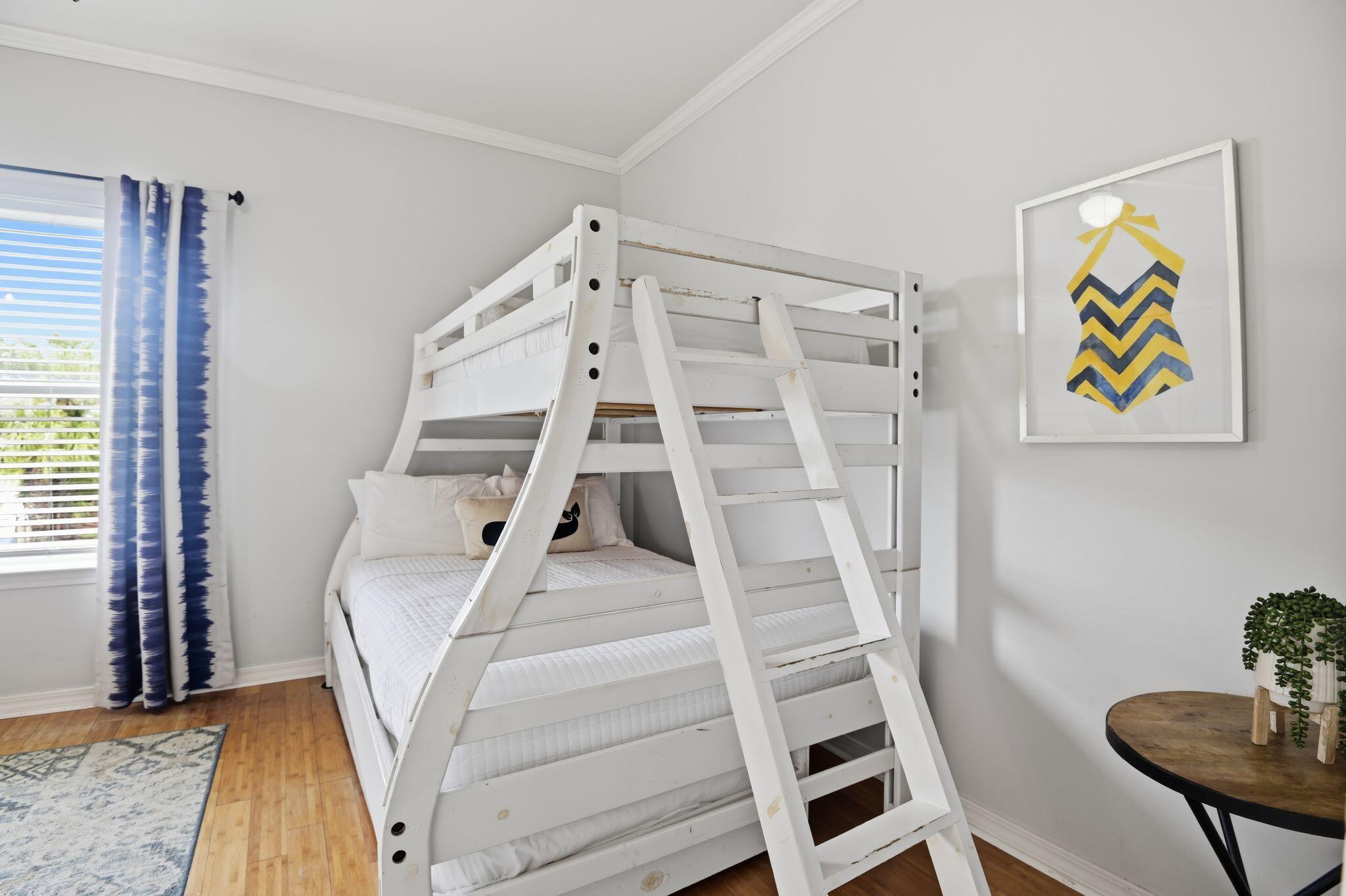 ROYAL SEAESTA - Residential