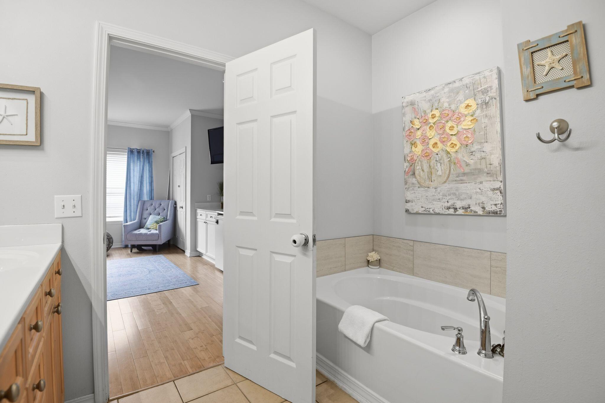 ROYAL SEAESTA - Residential