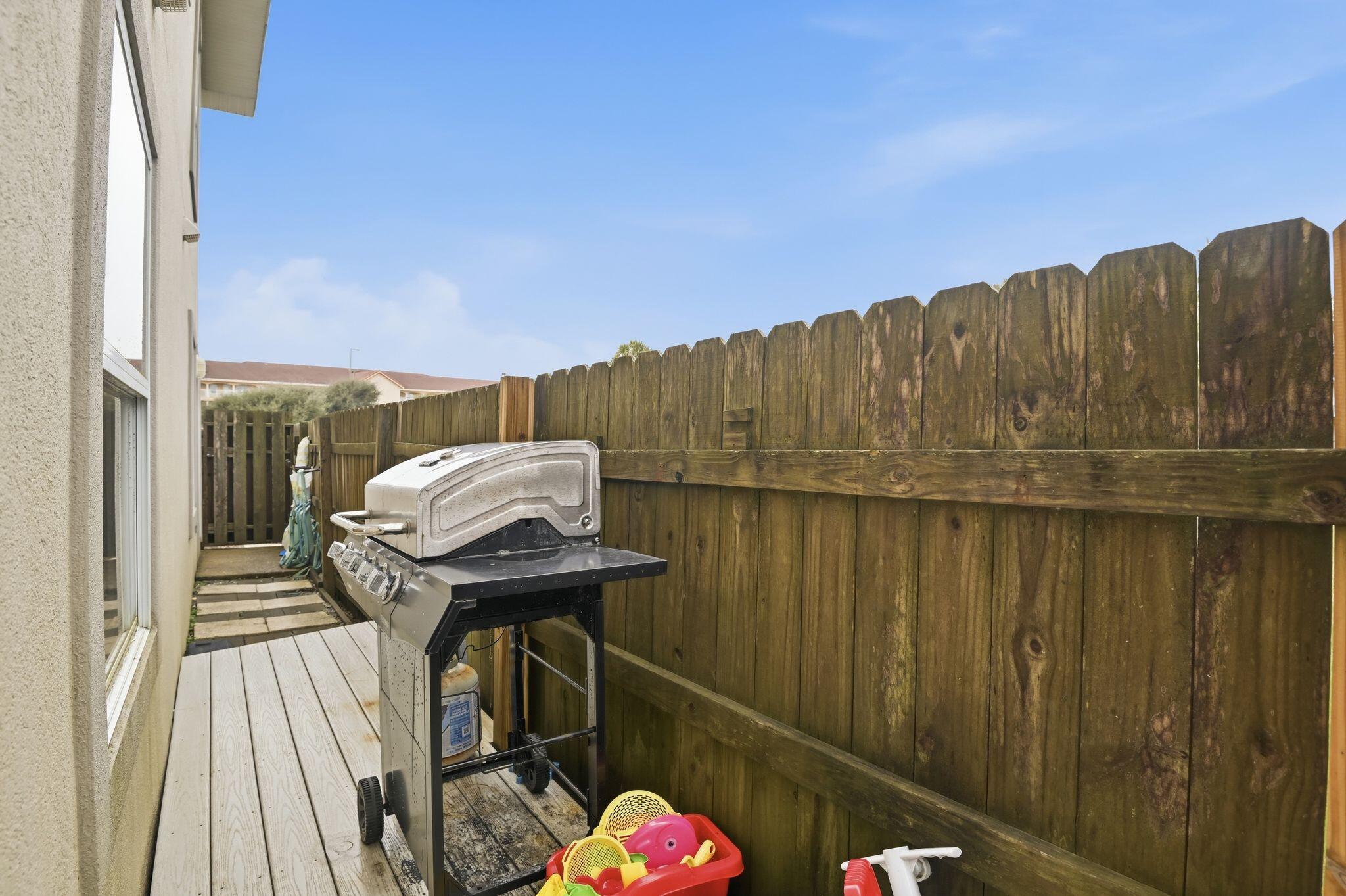 ROYAL SEAESTA - Residential