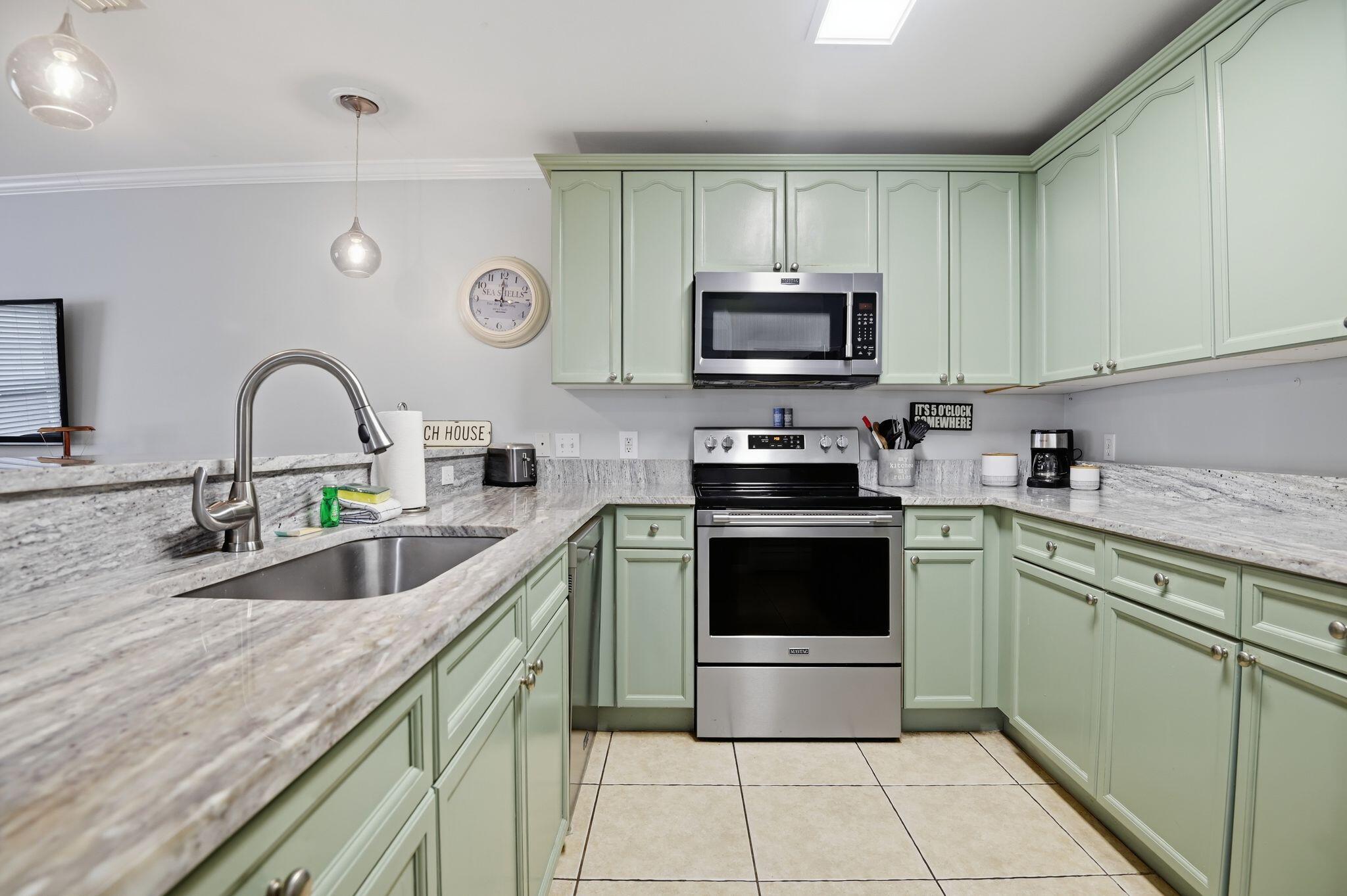 ROYAL SEAESTA - Residential