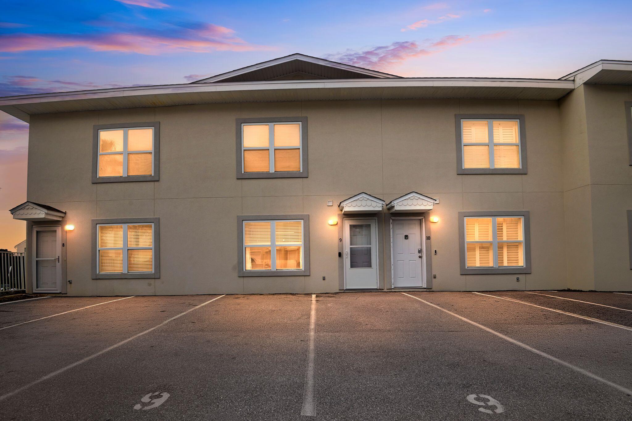 ROYAL SEAESTA - Residential