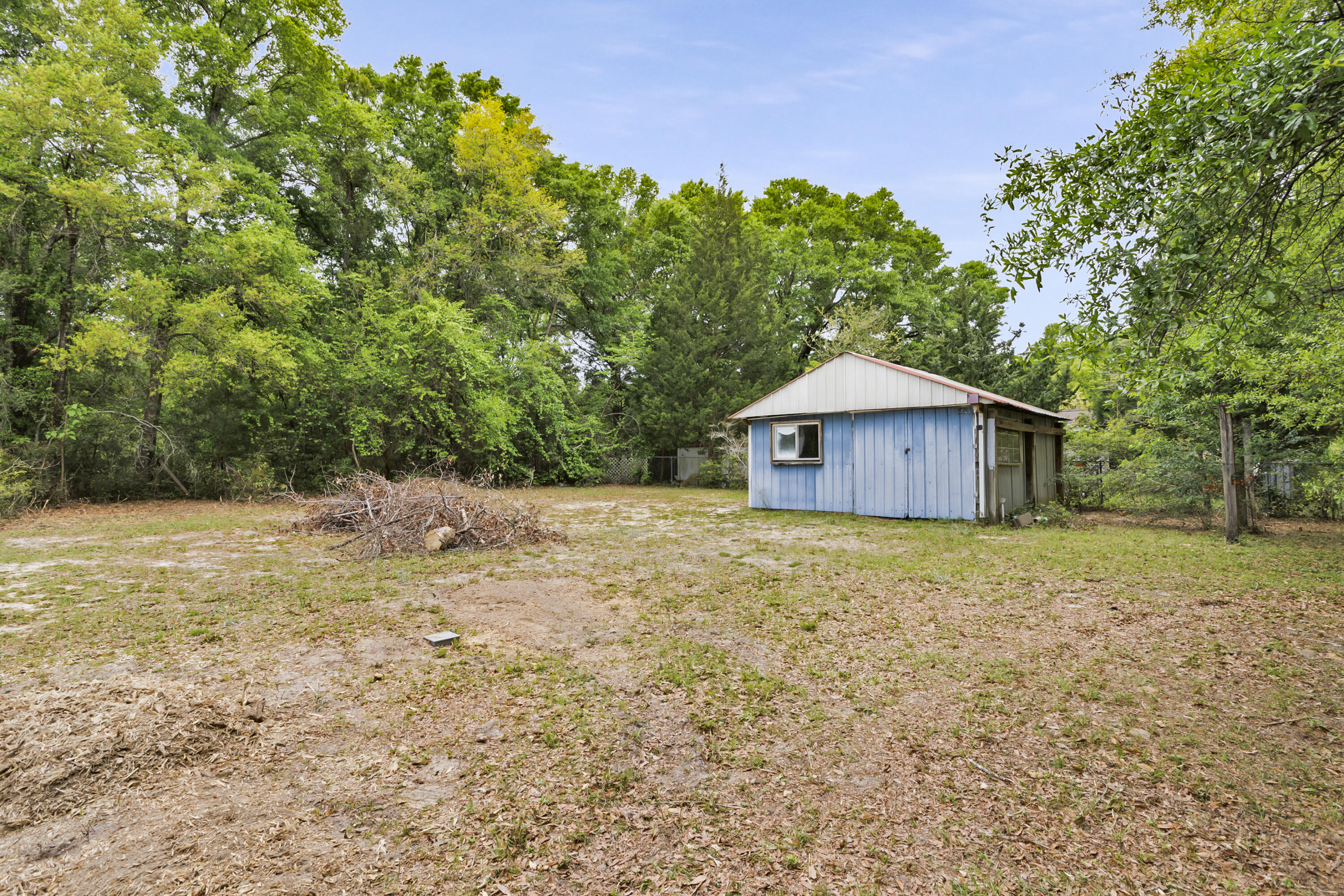 CHESSHERS 1ST ADDN - Residential