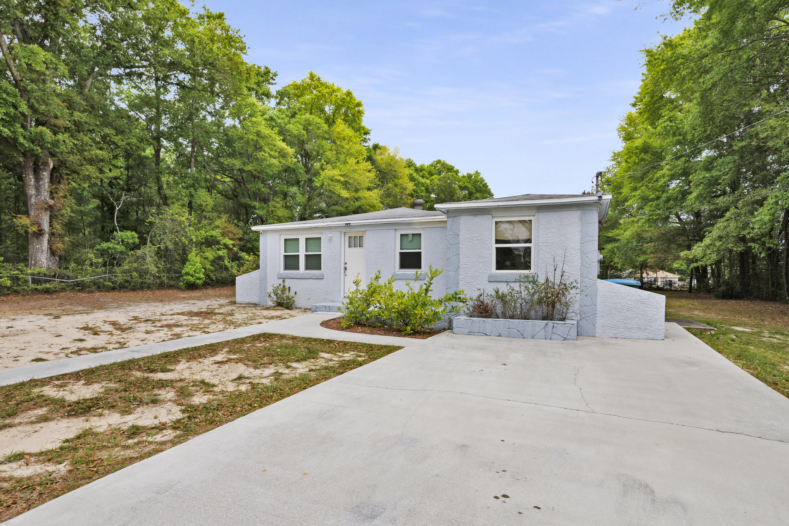 CHESSHERS 1ST ADDN - Residential