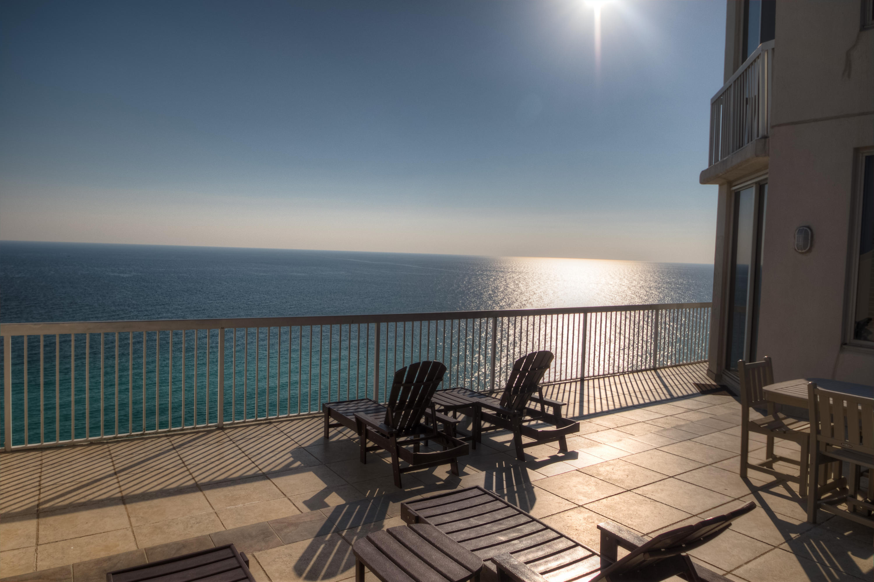 SILVER BEACH TOWERS - Residential