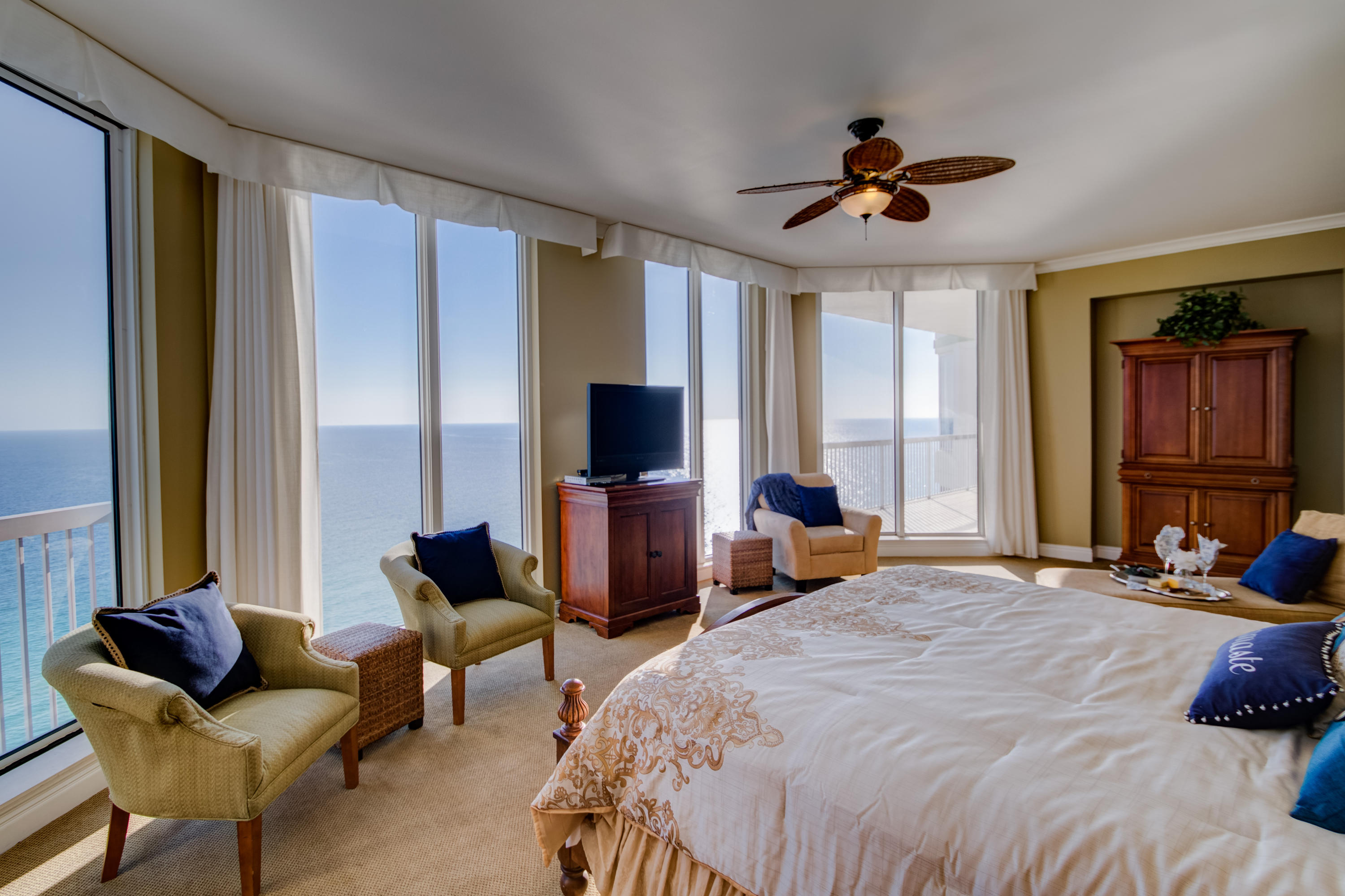 SILVER BEACH TOWERS - Residential