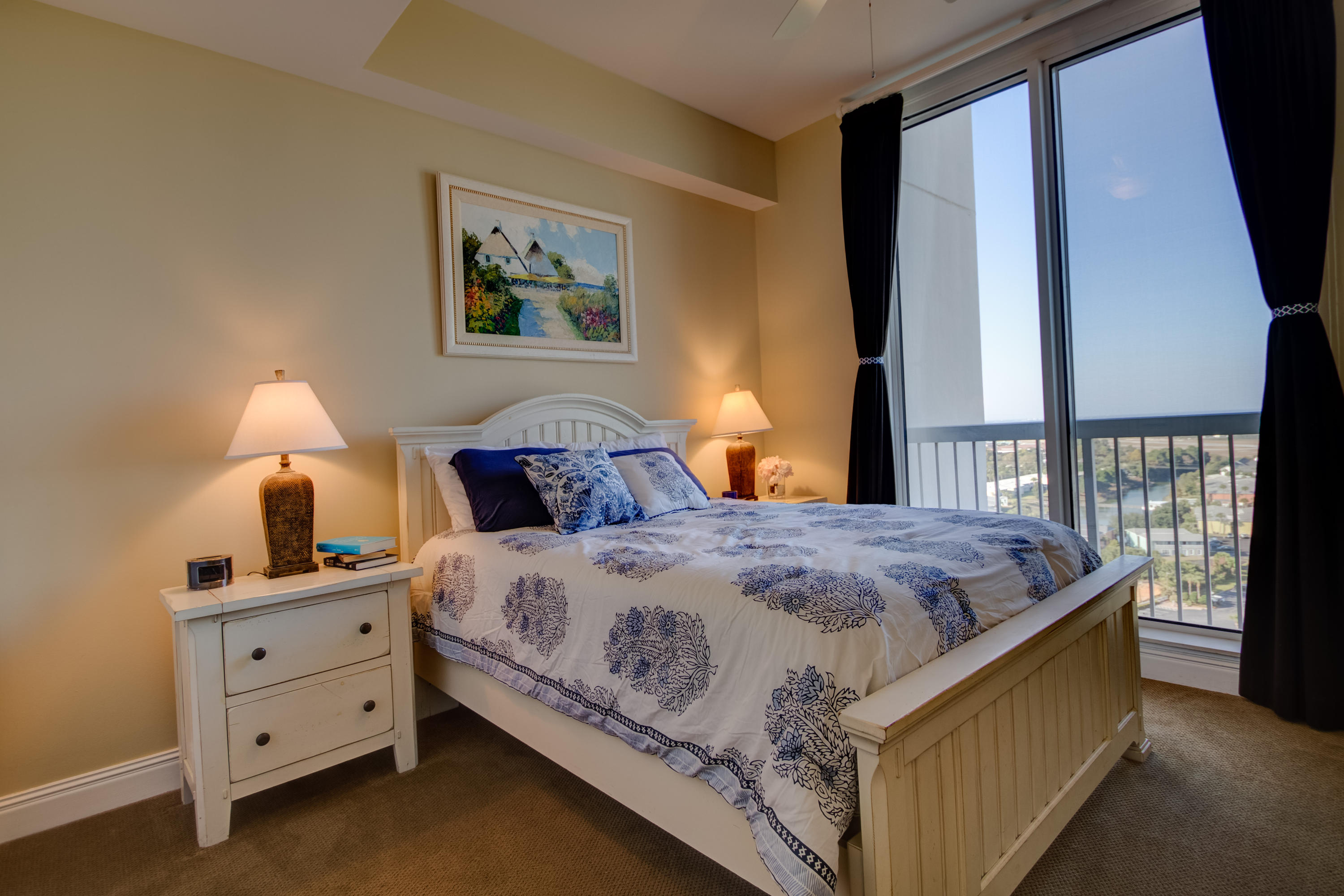 SILVER BEACH TOWERS - Residential