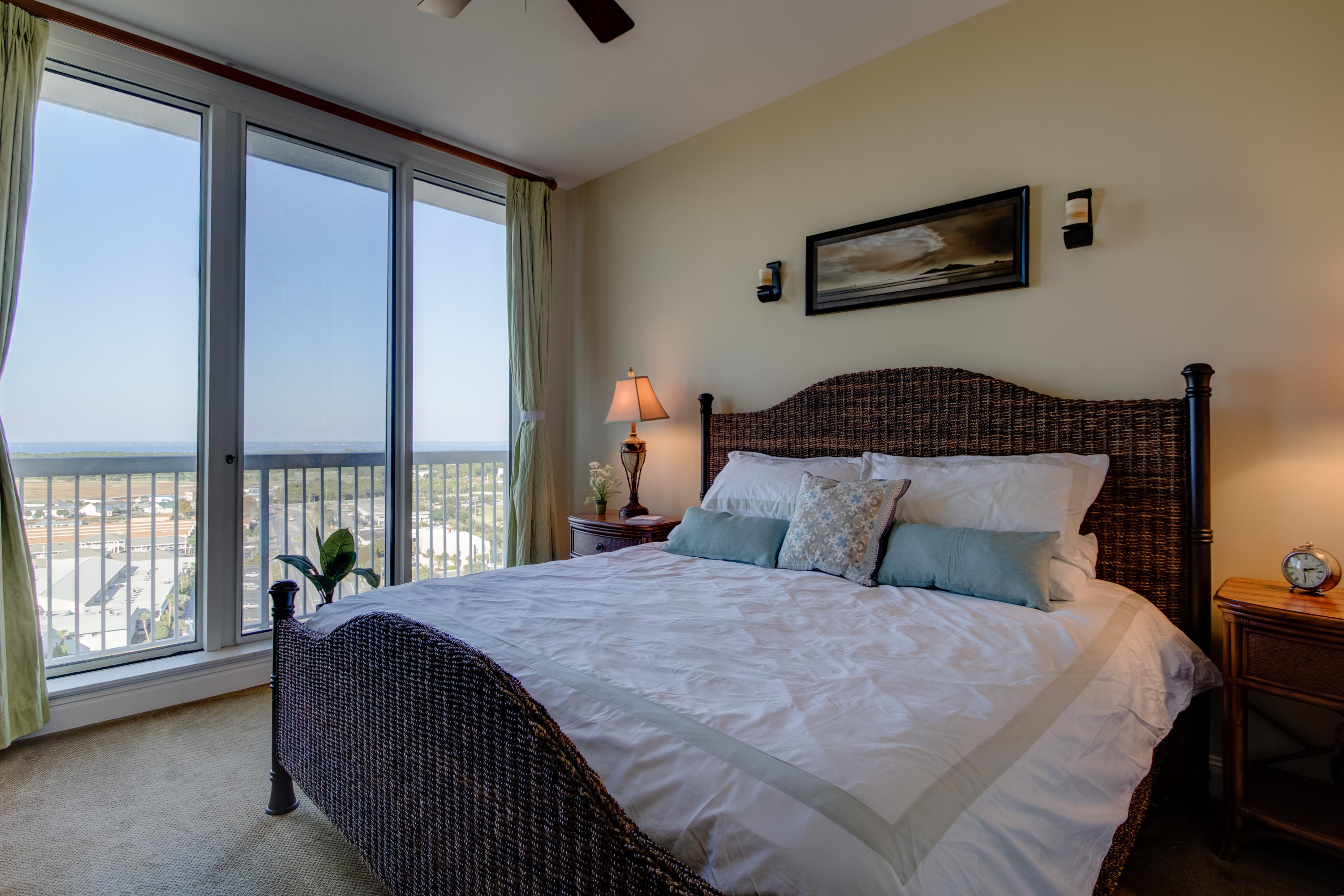 SILVER BEACH TOWERS - Residential
