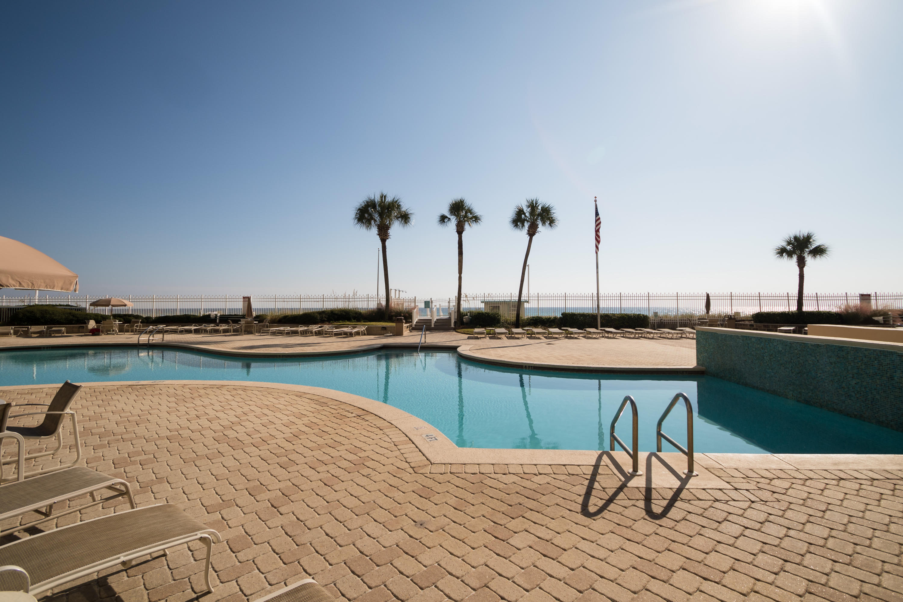 SILVER BEACH TOWERS - Residential