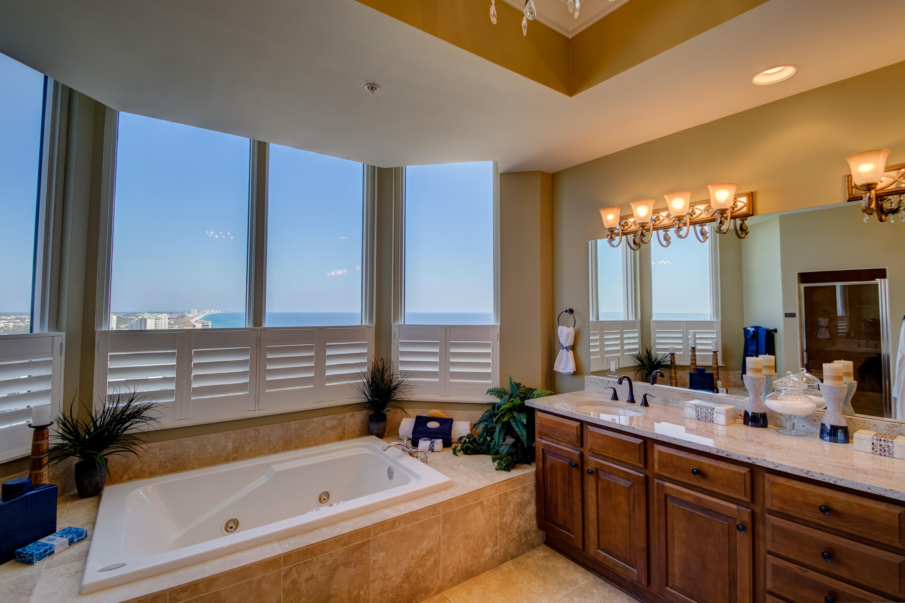 SILVER BEACH TOWERS - Residential