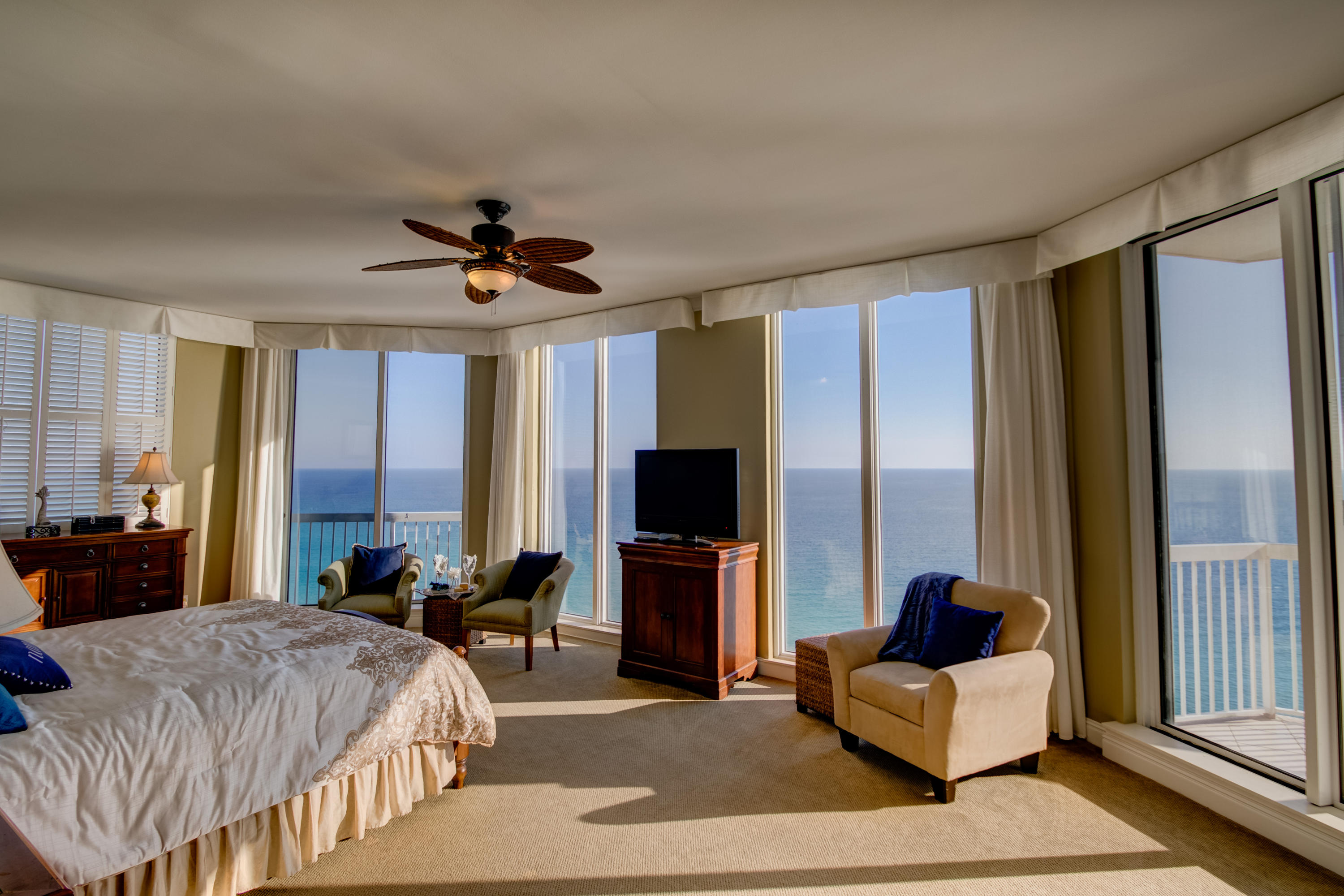 SILVER BEACH TOWERS - Residential