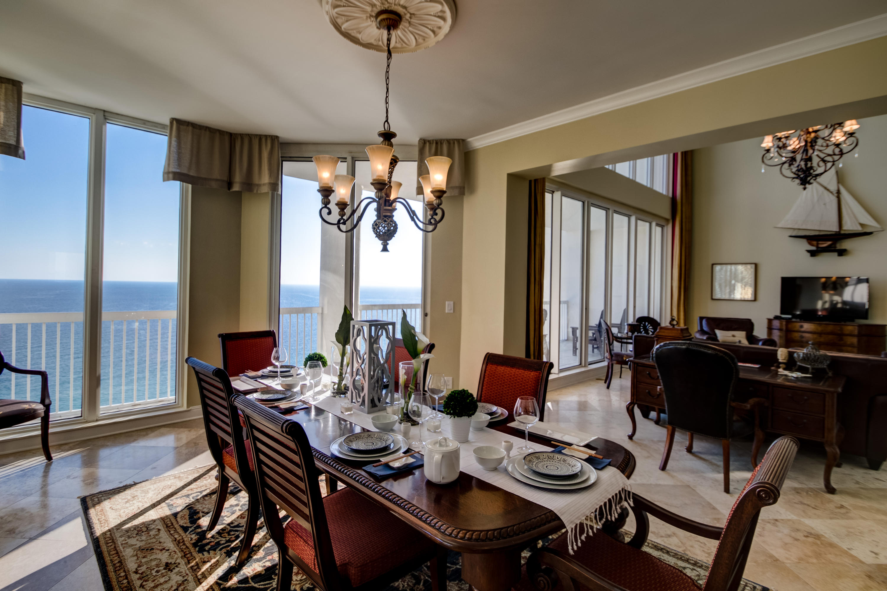 SILVER BEACH TOWERS - Residential