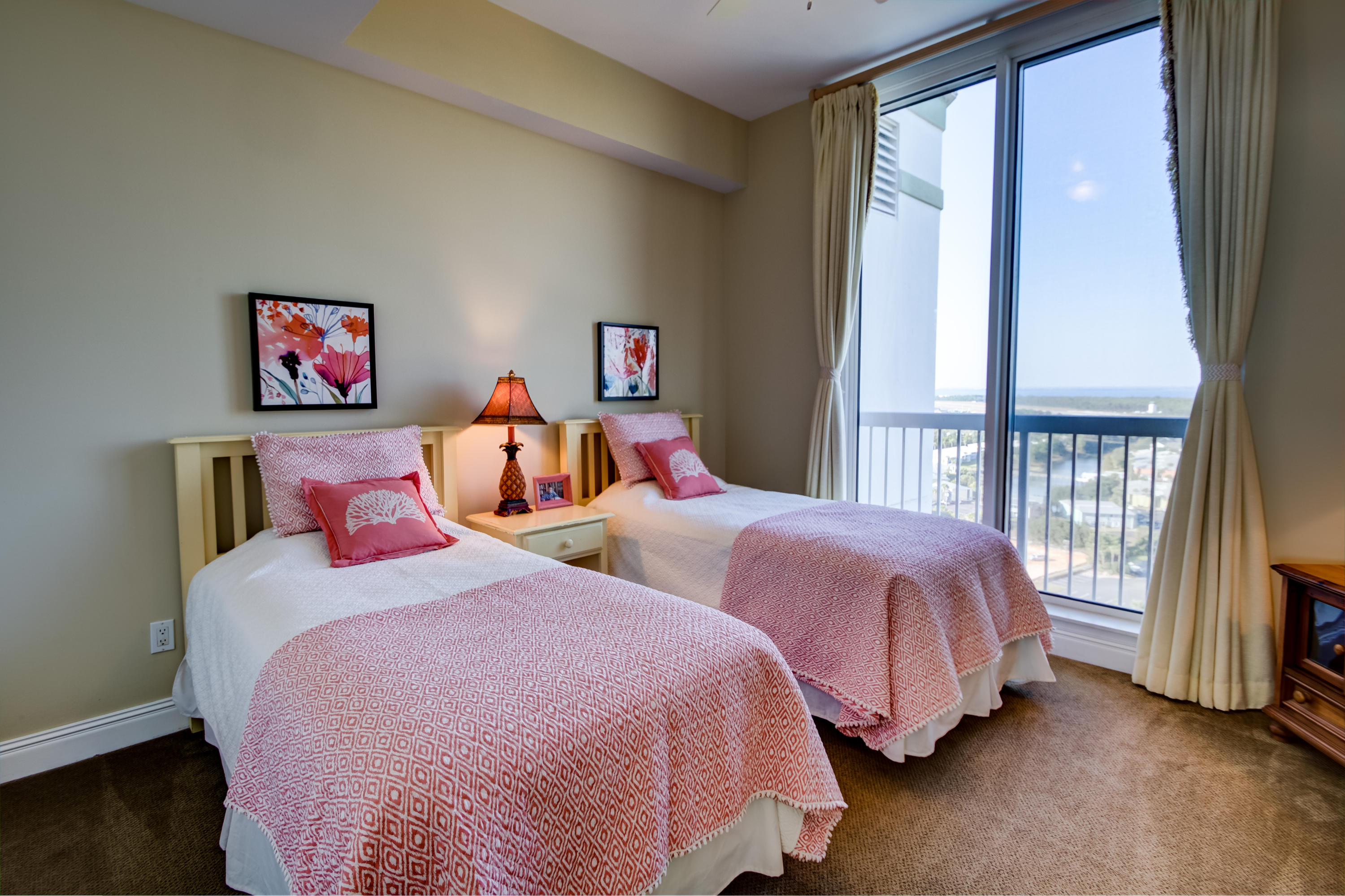 SILVER BEACH TOWERS - Residential