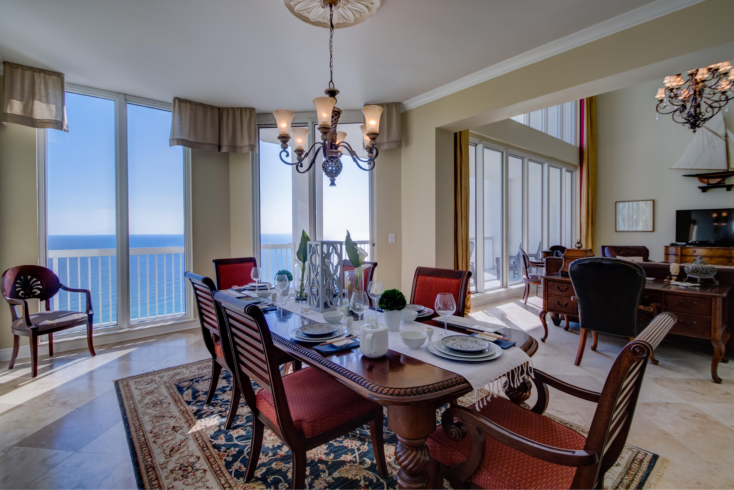 SILVER BEACH TOWERS - Residential