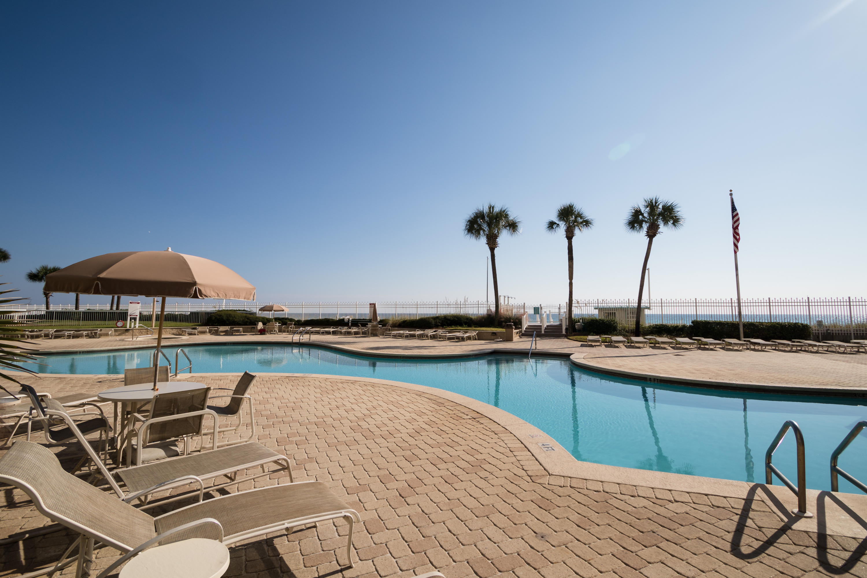 SILVER BEACH TOWERS - Residential