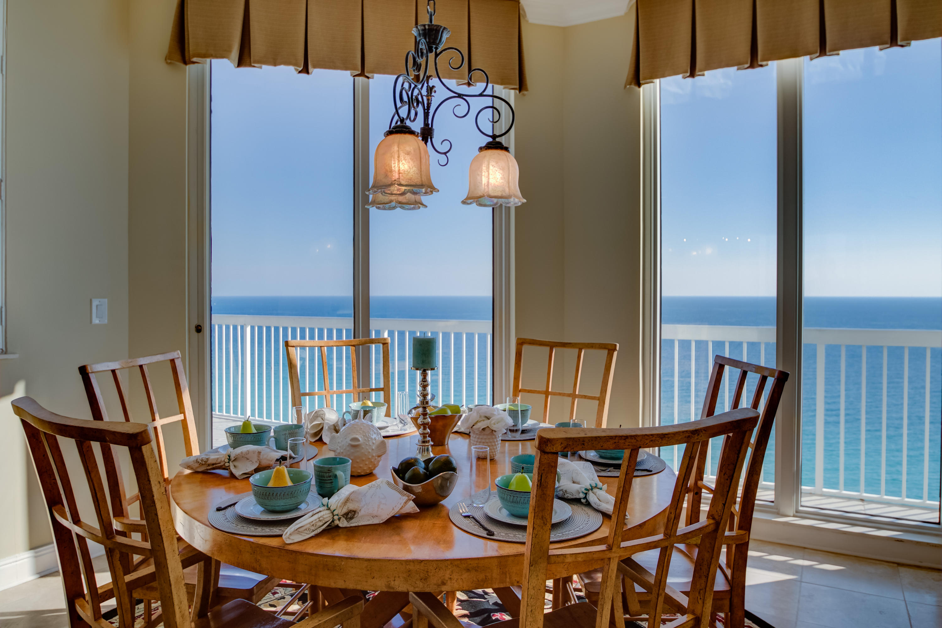 SILVER BEACH TOWERS - Residential