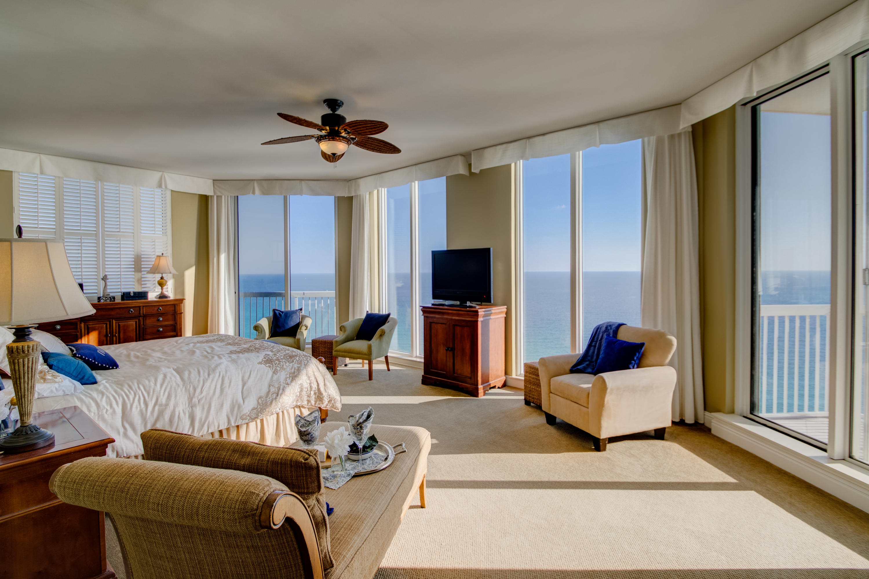 SILVER BEACH TOWERS - Residential