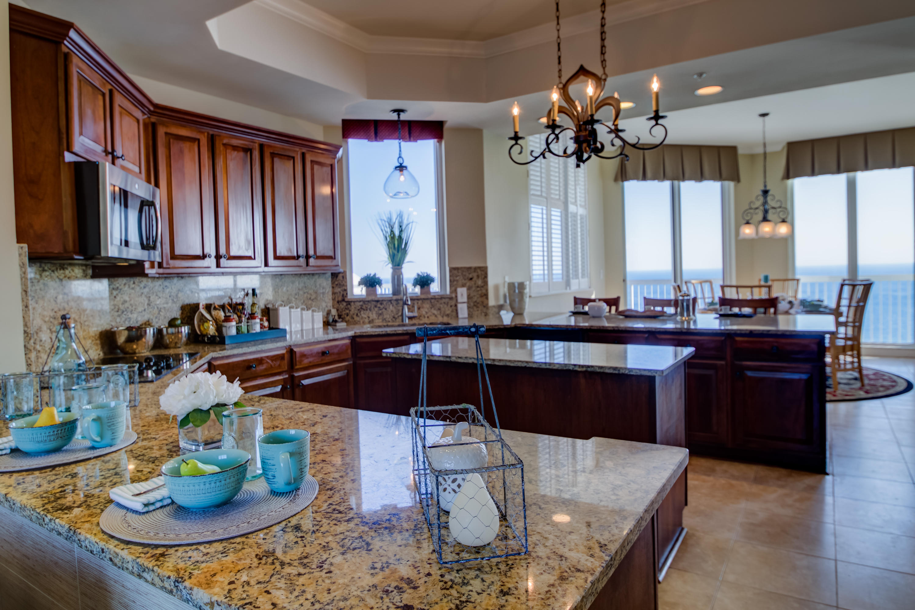 SILVER BEACH TOWERS - Residential
