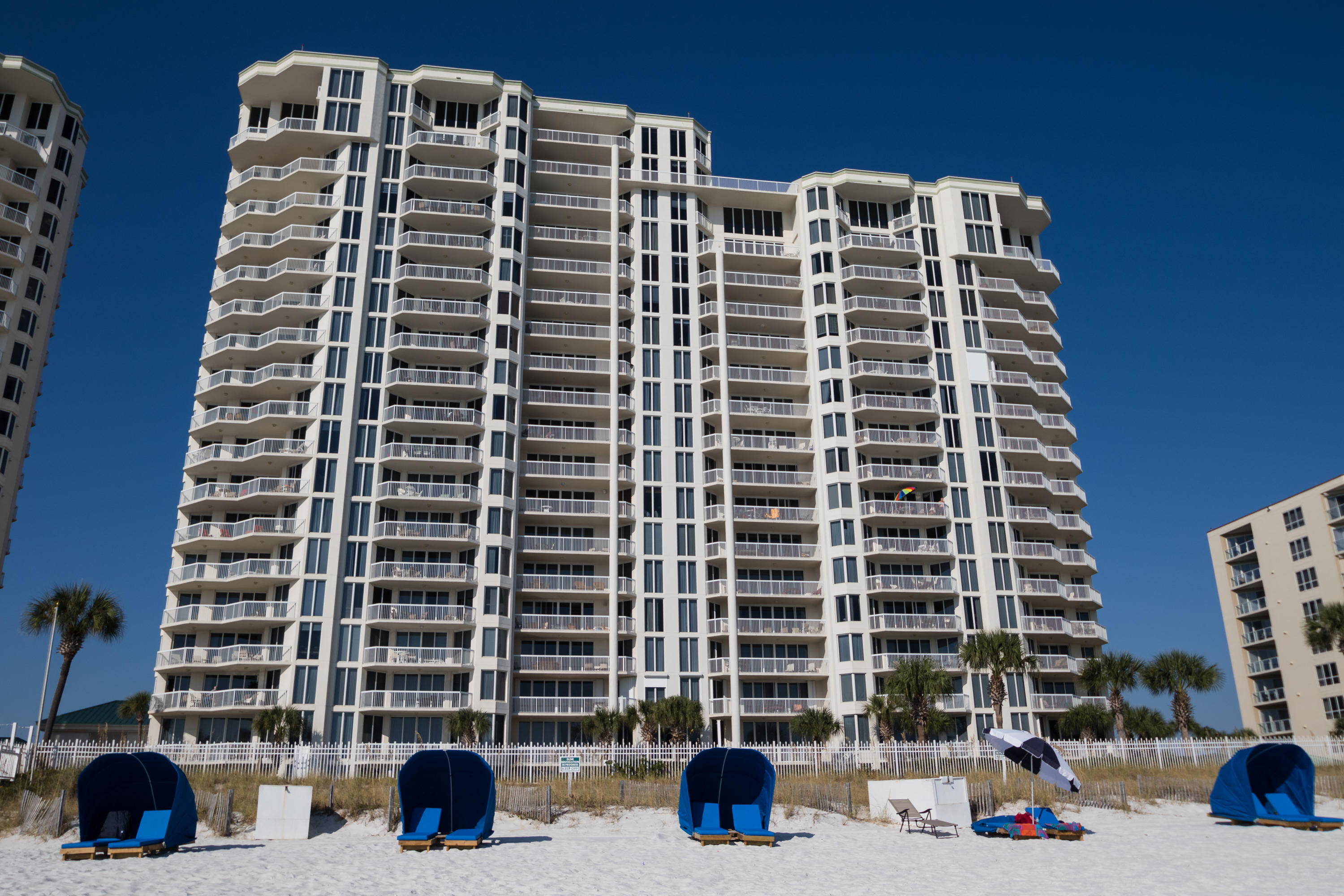 SILVER BEACH TOWERS - Residential