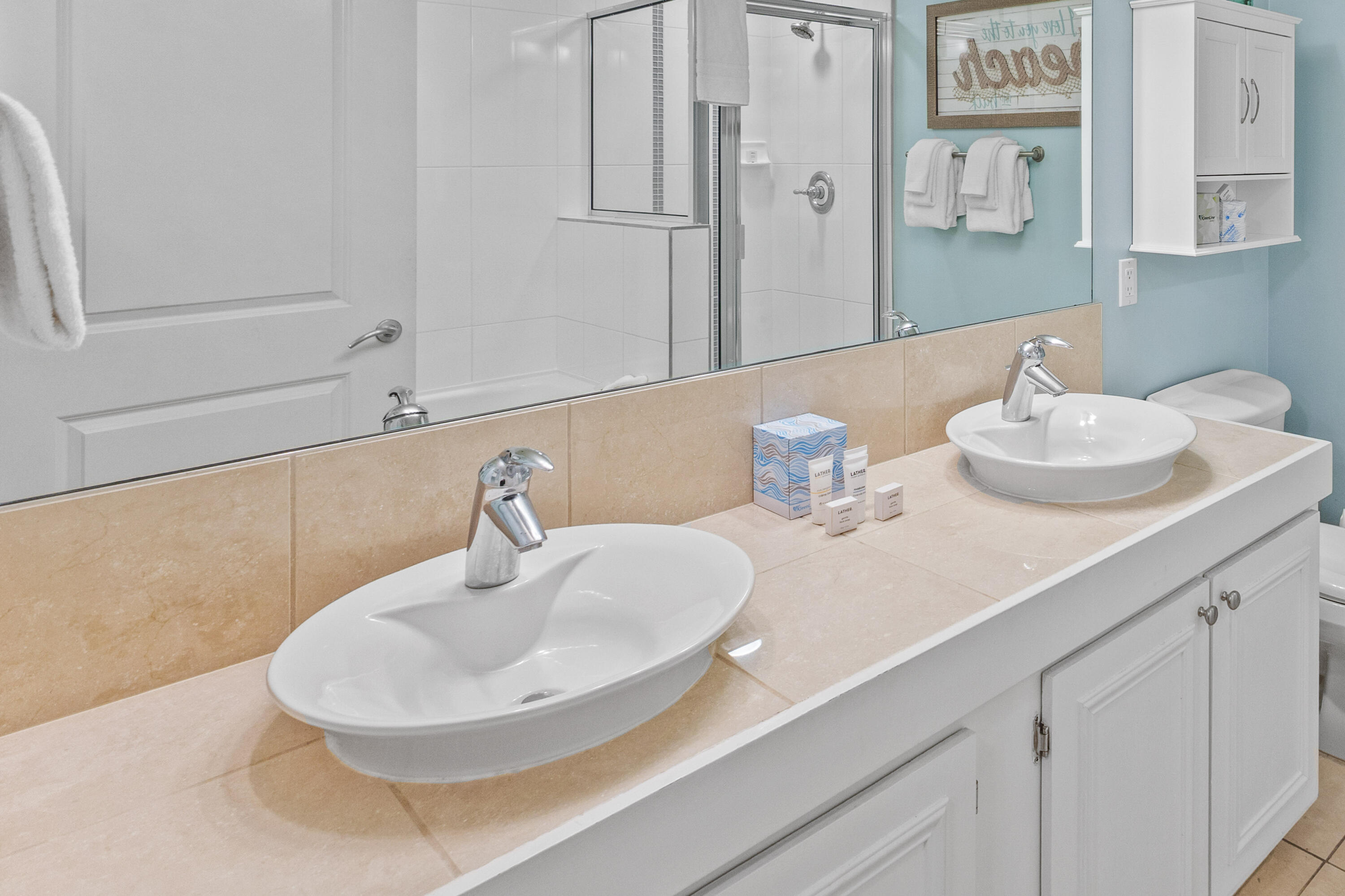 BAHIA CONDO - Residential