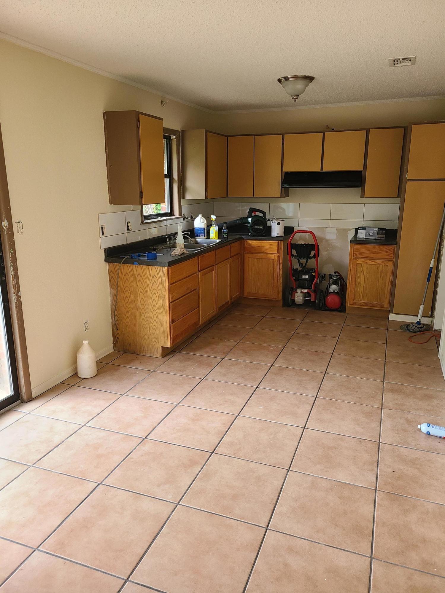 CHOCTAWMAR S/D 1ST ADD LOT 12 - Residential