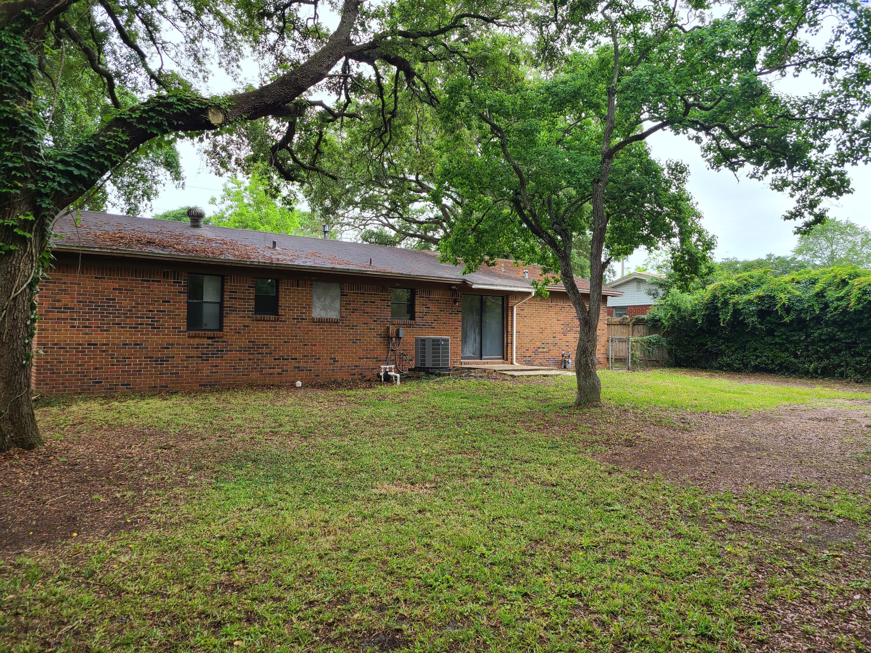 CHOCTAWMAR S/D 1ST ADD LOT 12 - Residential