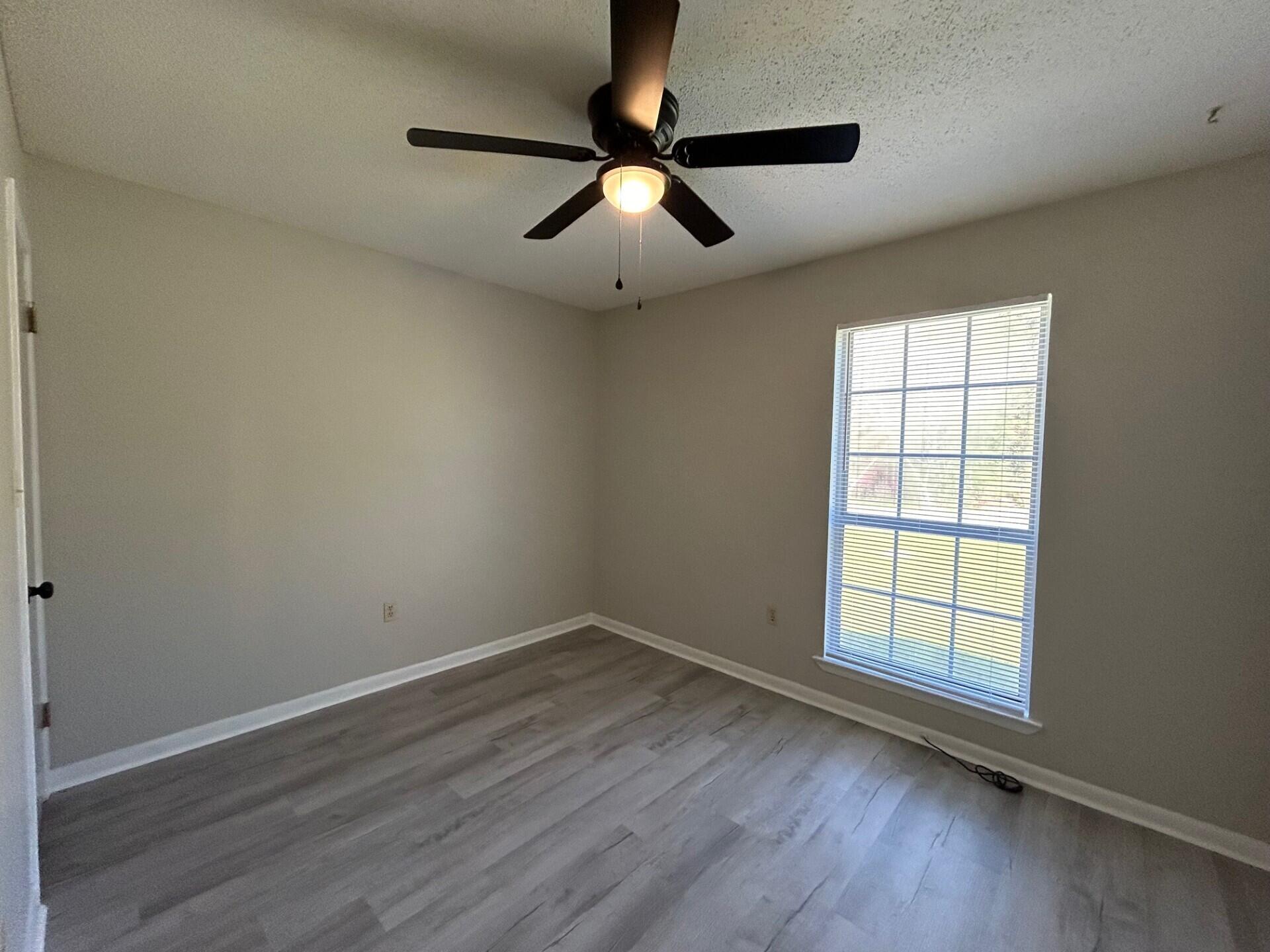 WHISPERING LAKES ESTATES - Residential Lease