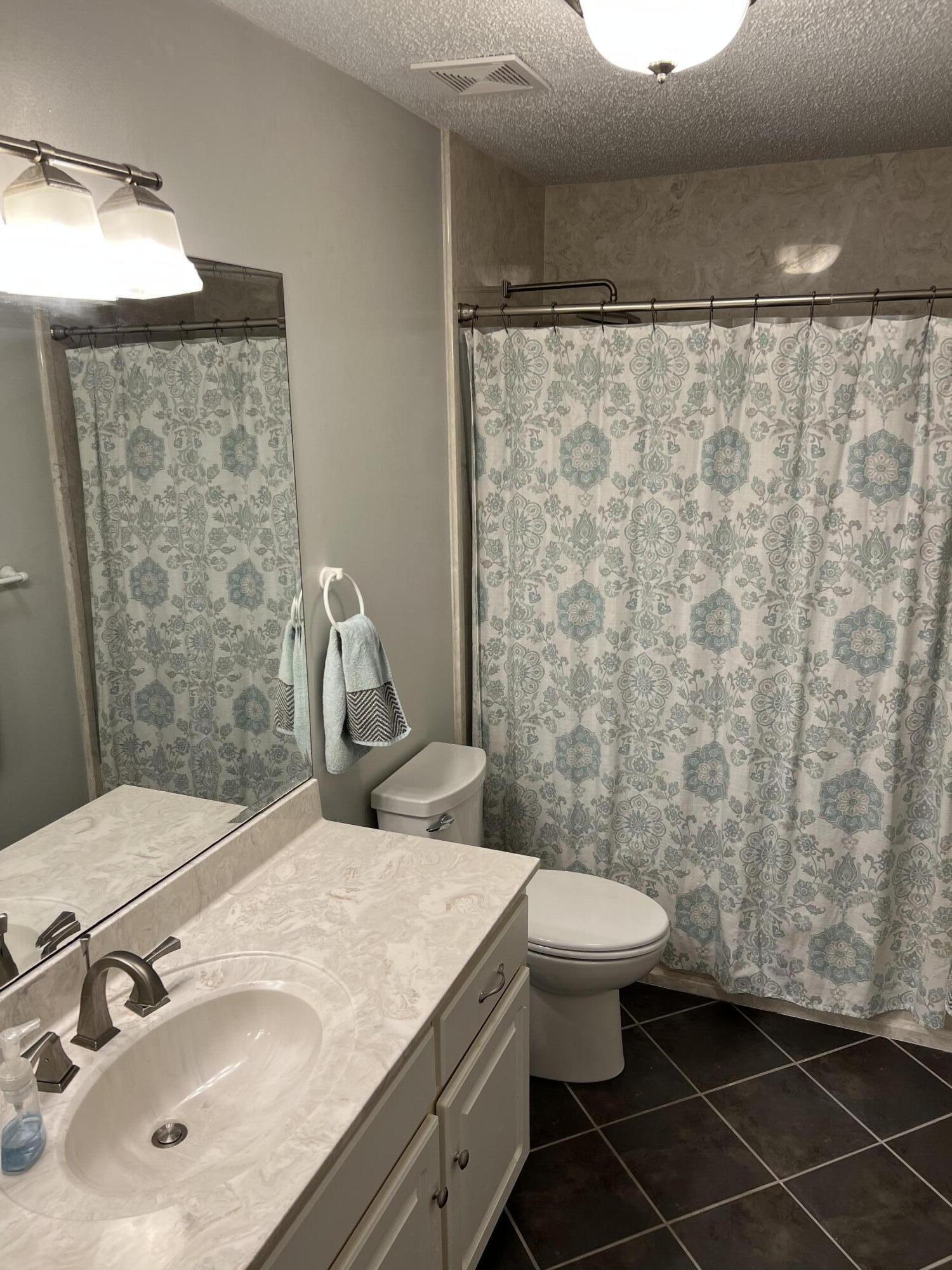 BAY0U POQUITO - Residential