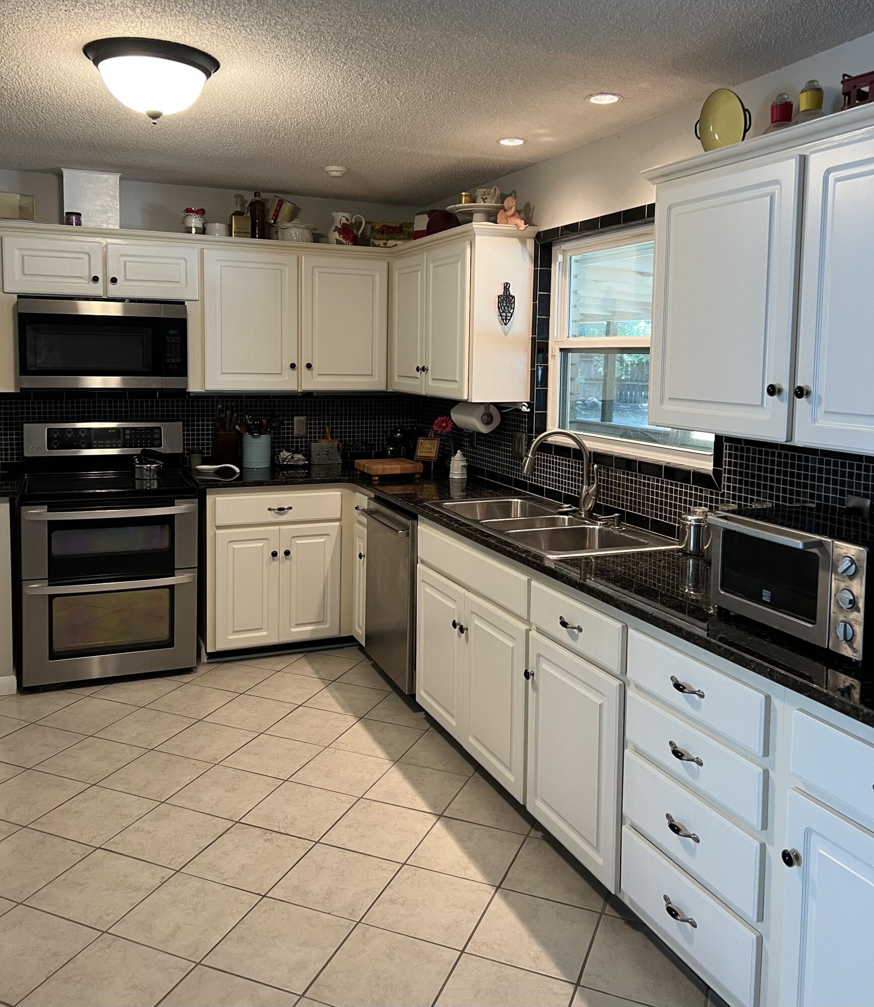 BAY0U POQUITO - Residential