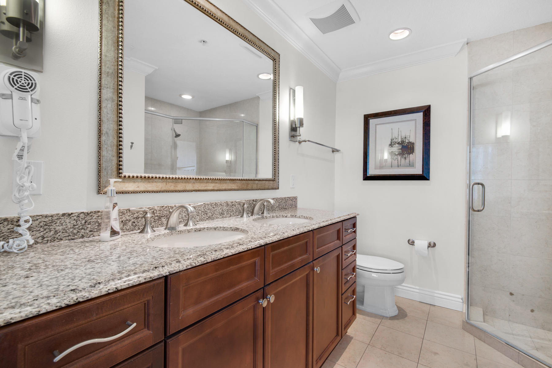 EMERALD GRANDE - Residential