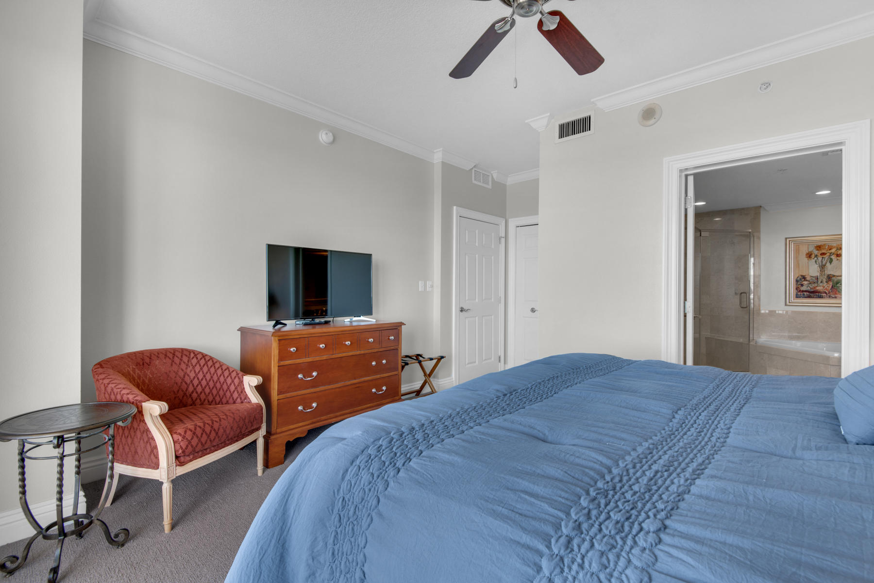 EMERALD GRANDE - Residential