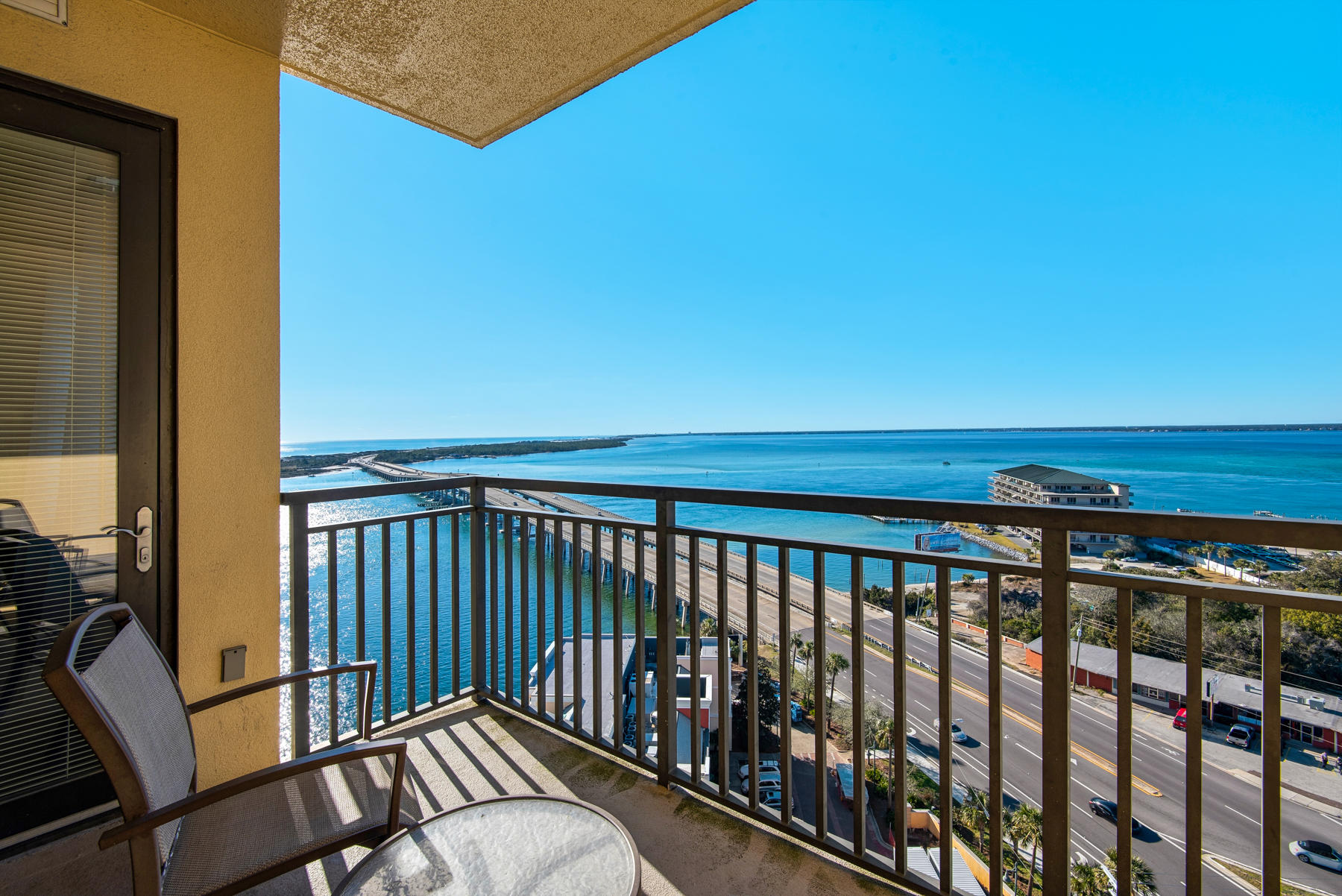 EMERALD GRANDE - Residential