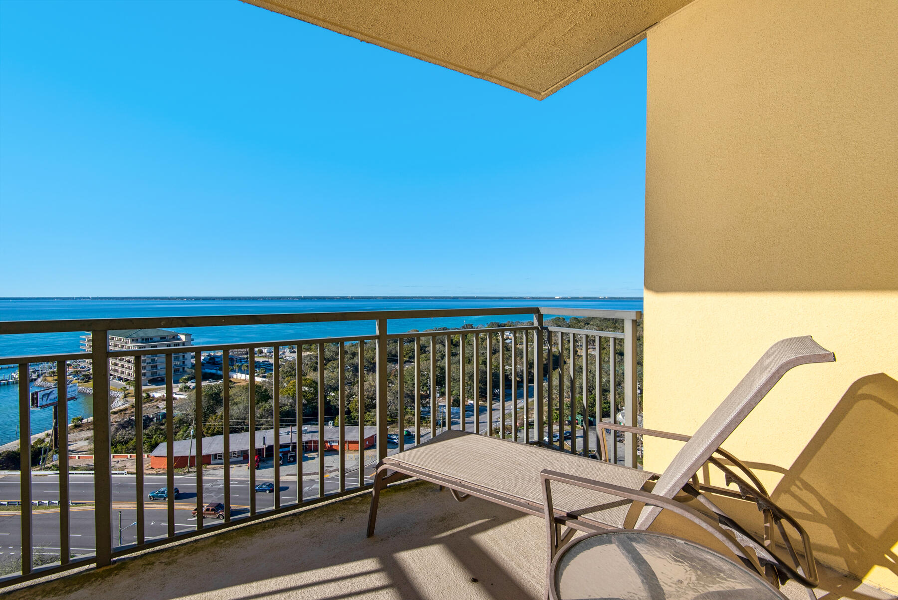 EMERALD GRANDE - Residential