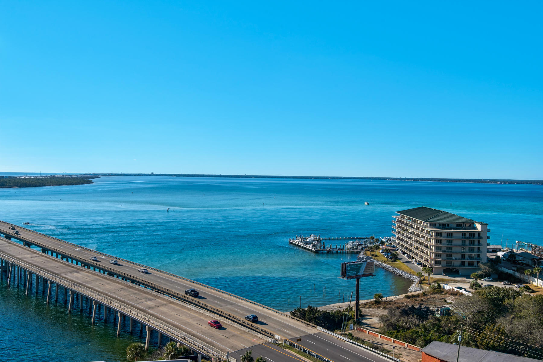 EMERALD GRANDE - Residential