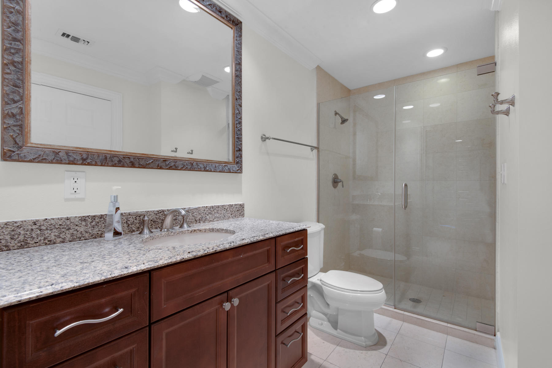 EMERALD GRANDE - Residential