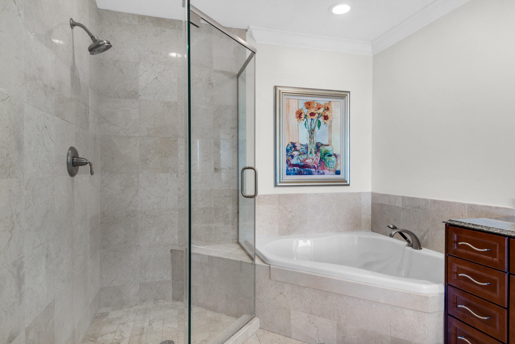 EMERALD GRANDE - Residential