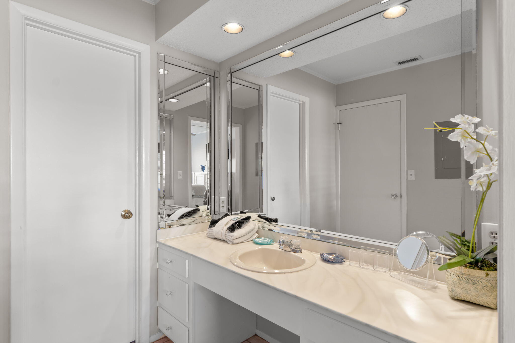 SANDPIPER COVE PHASE #3 UNIT 1060 BLDG 23 - Residential