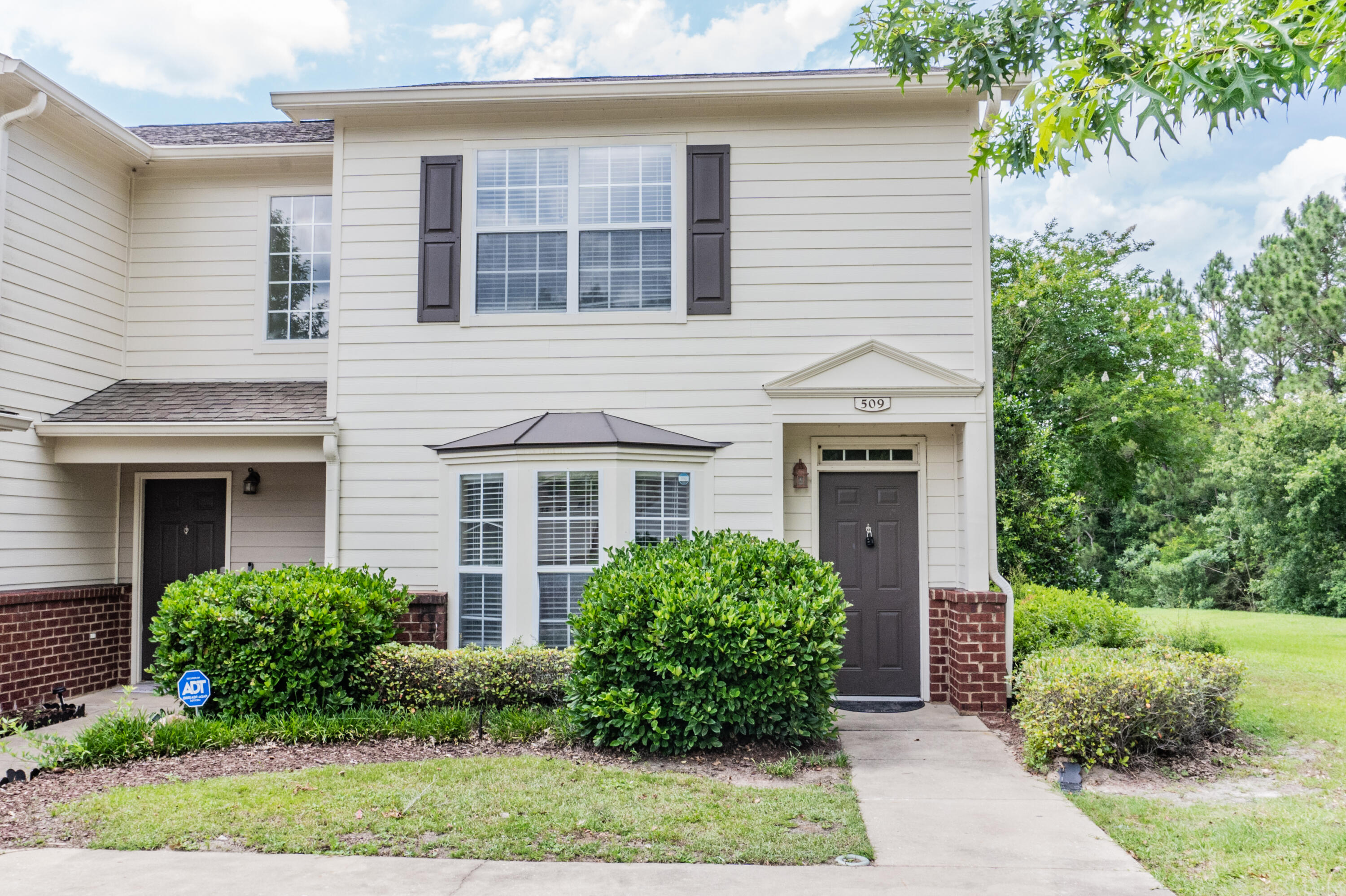 Available 2/1/25......South Crestview end unit town home in pool community.  2 Master suites with 2 bathrooms upstairs and a 1/2 bath downstairs.  New flooring in the main living area and dining room area.  Galley kitchen with laundry area.  Outside storage closet and open back patio with small partial fencing.  End unit features large parking space and overflow parking right next door.  Community pool and playground.  Neutral paint throughout.  No inside smoking or vaping.  No pets allowed.