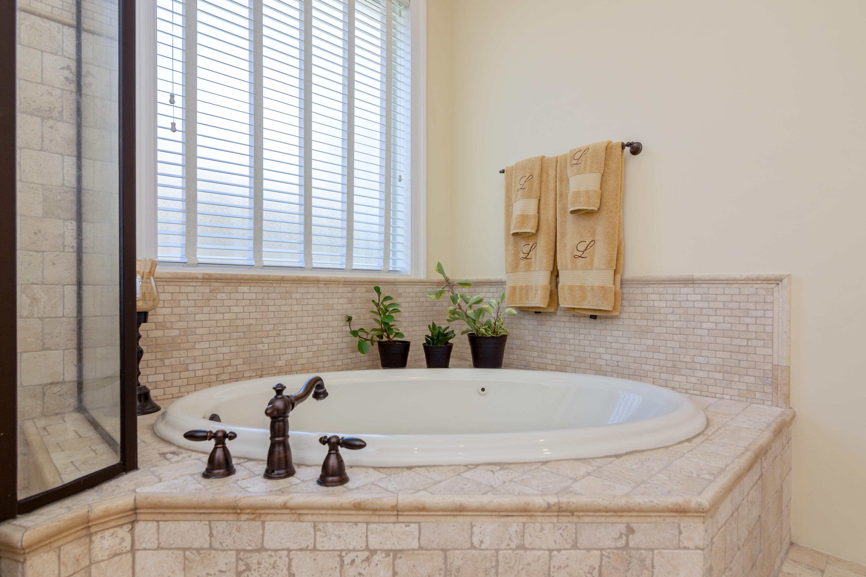 CLAIRES VINEYARD - Residential