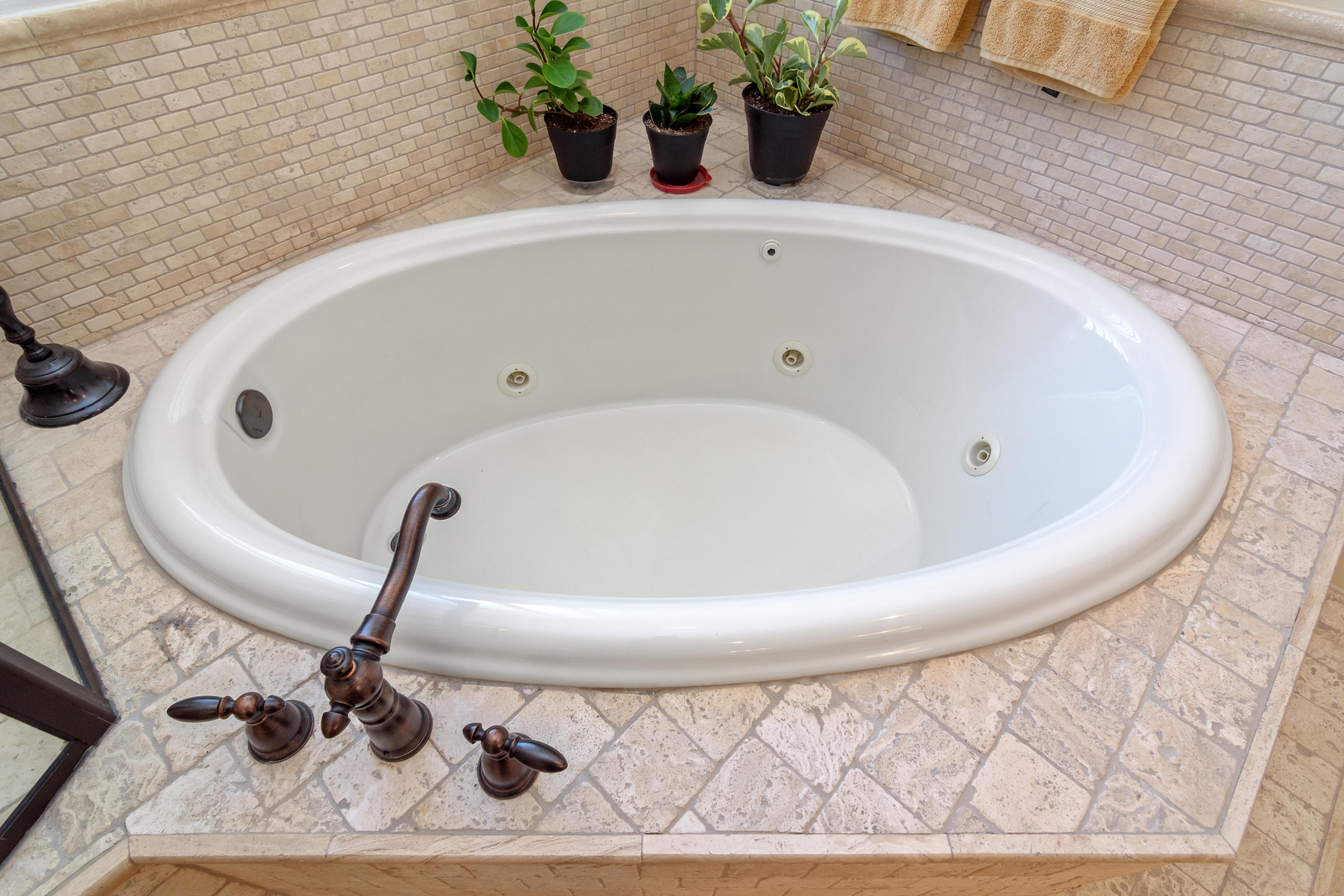 CLAIRES VINEYARD - Residential