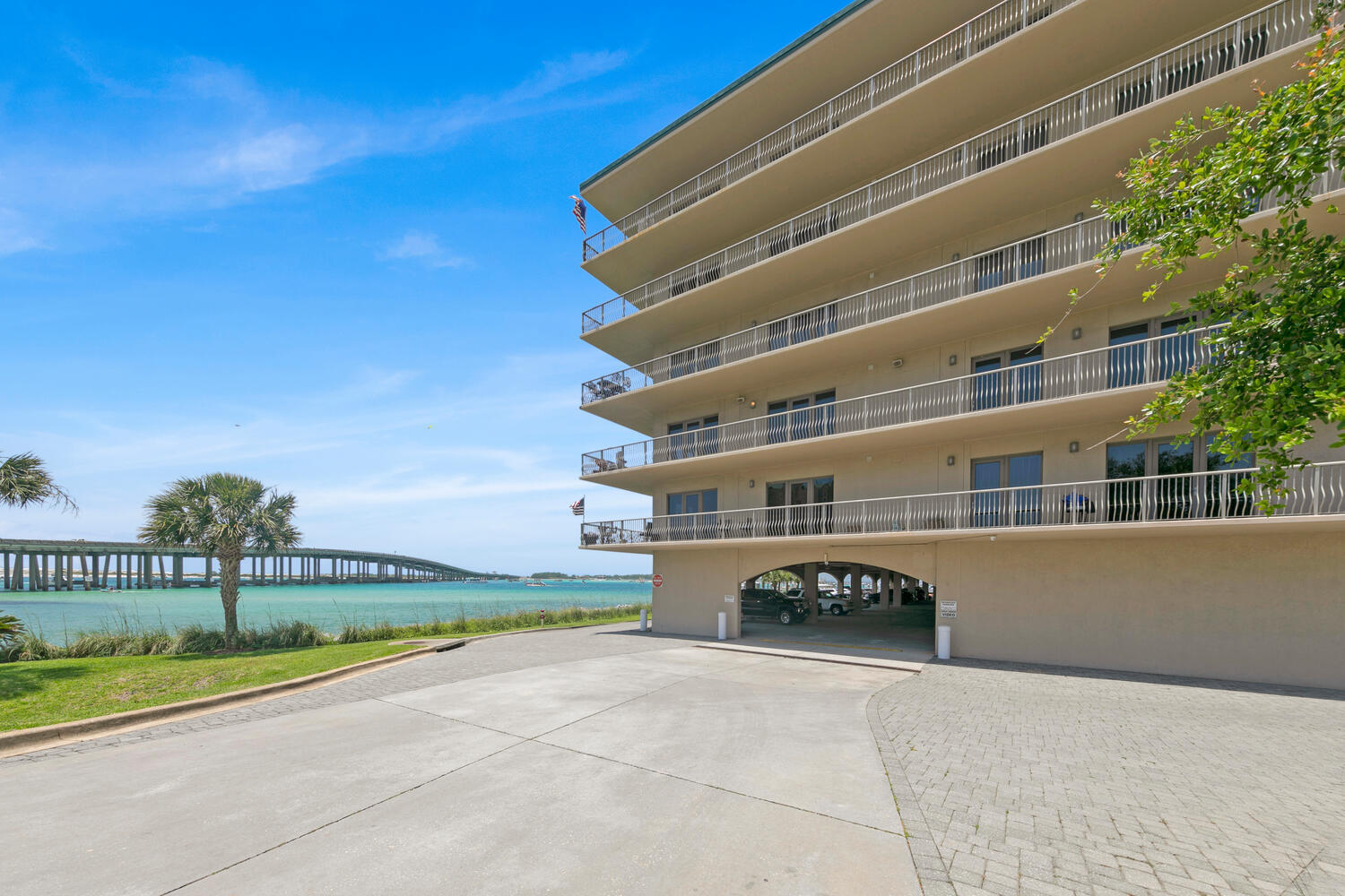 SIDES MORENO POINT WEST - Residential