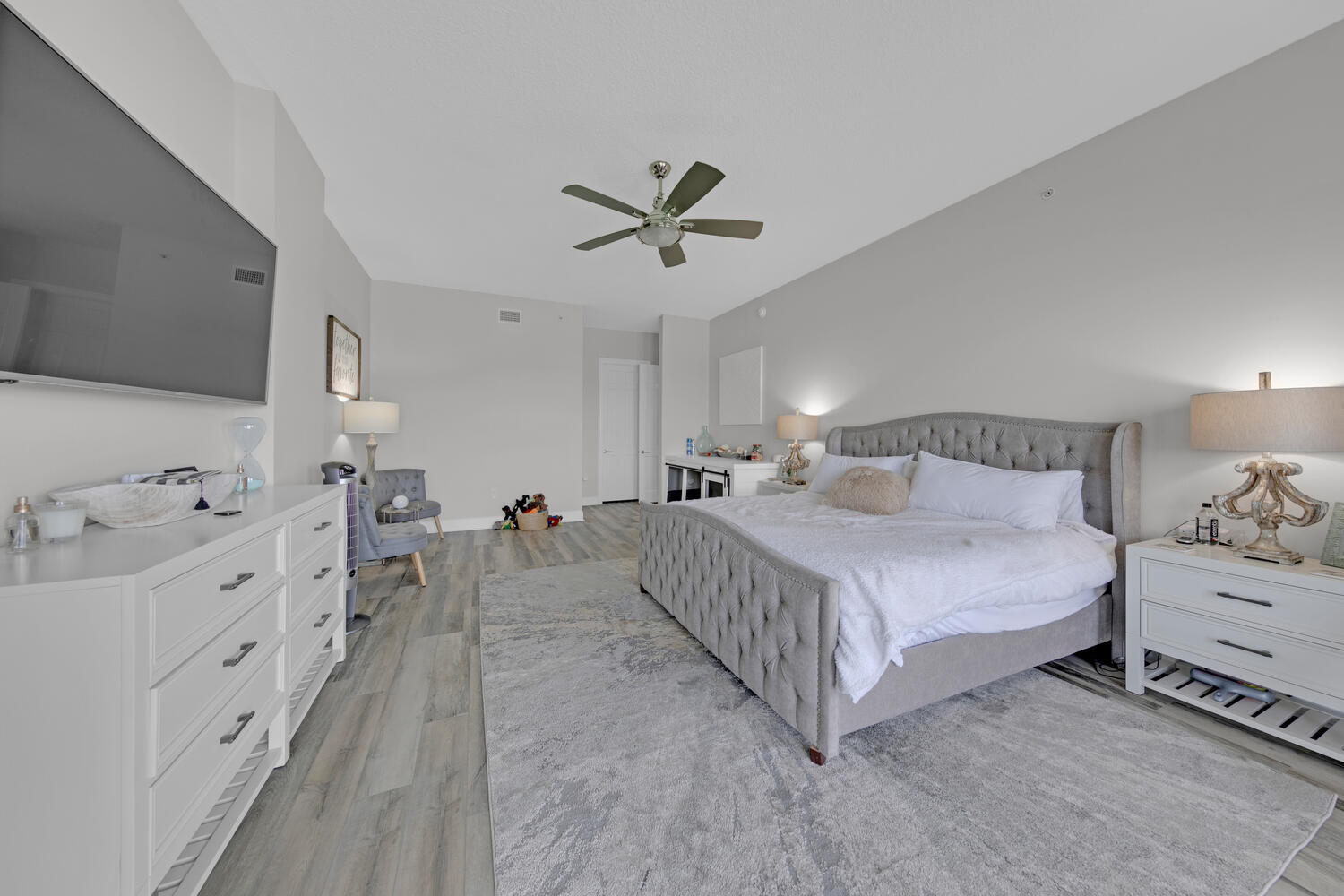 SIDES MORENO POINT WEST - Residential