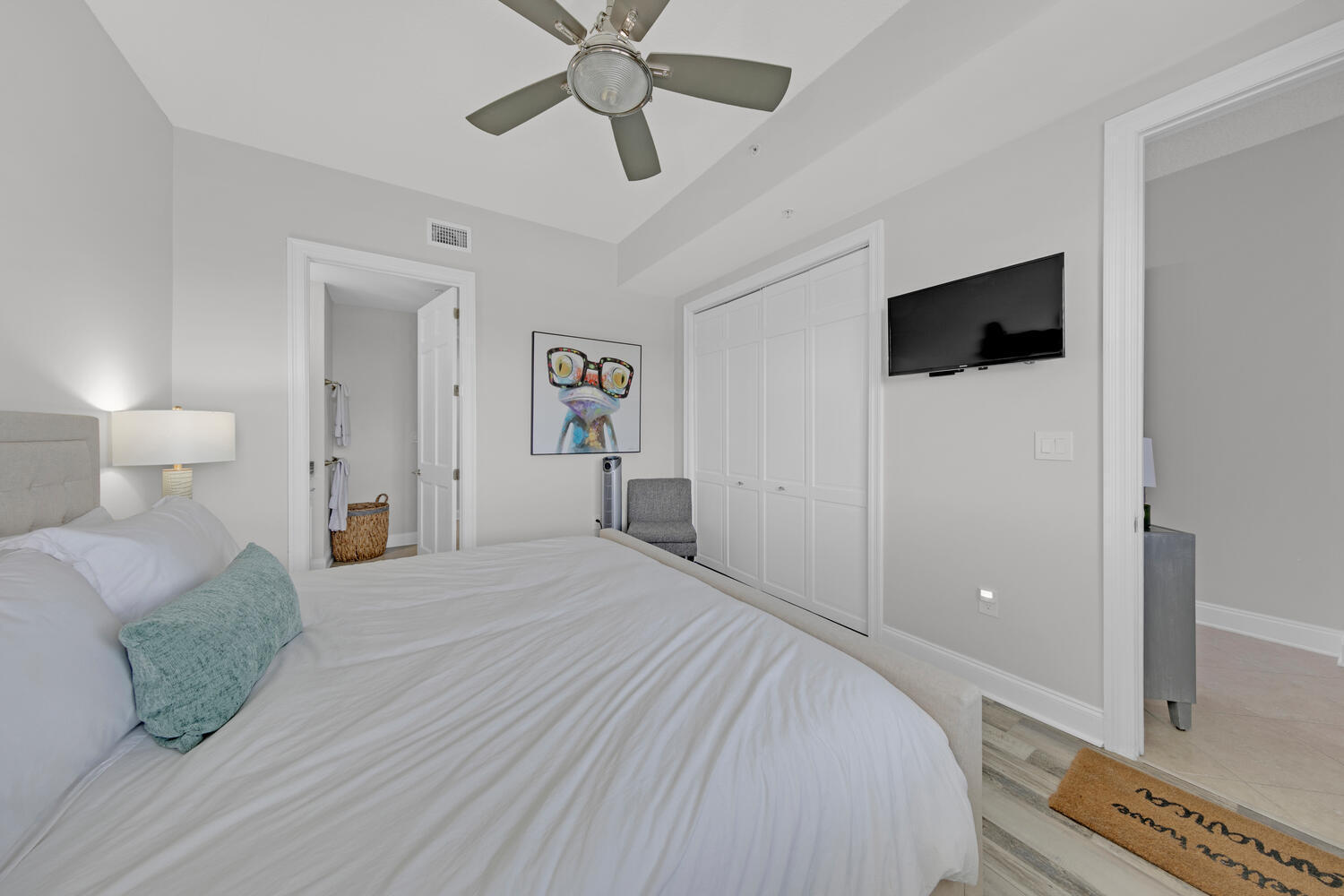 SIDES MORENO POINT WEST - Residential