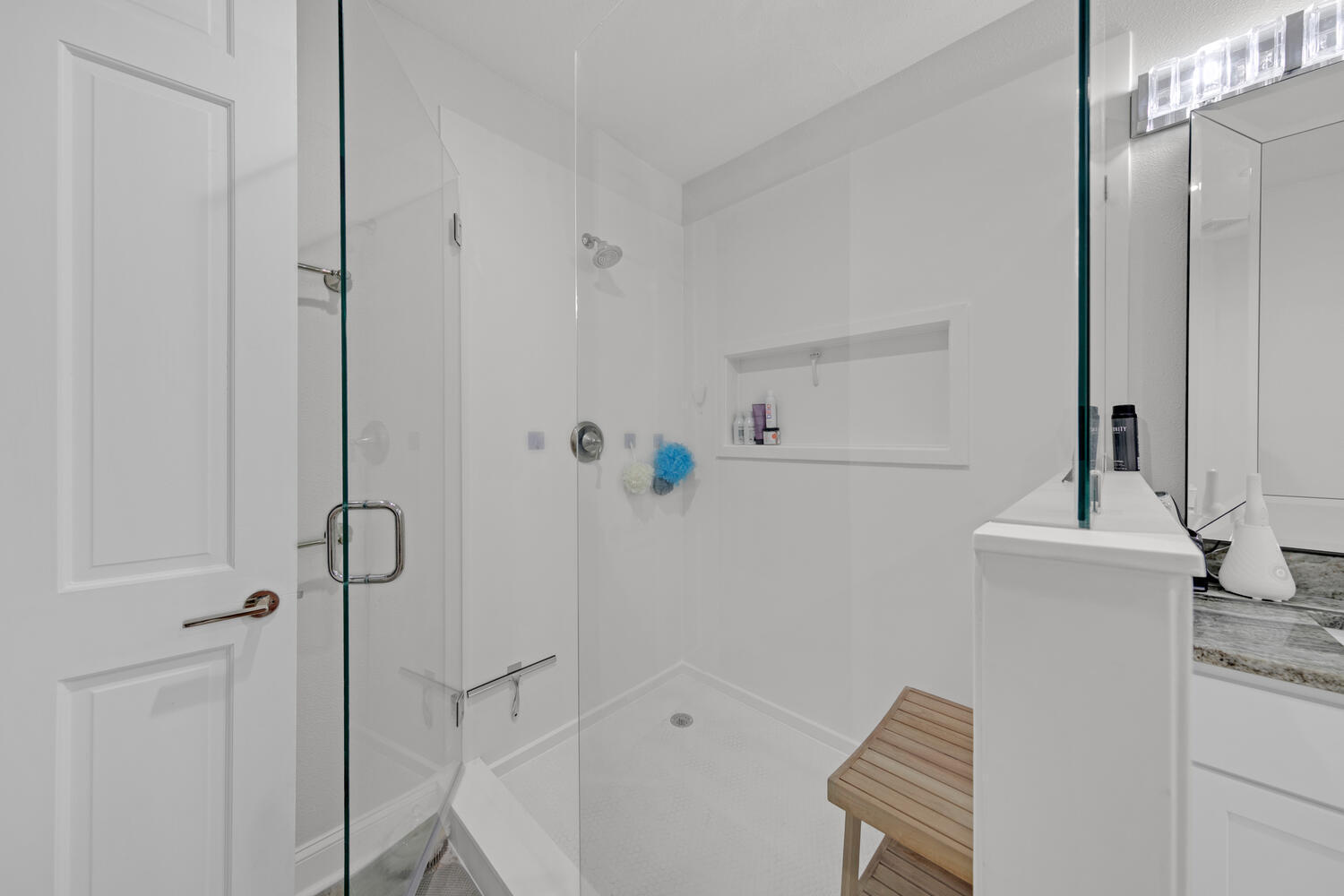 SIDES MORENO POINT WEST - Residential