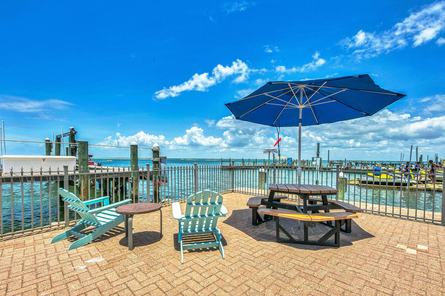 SIDES MORENO POINT WEST - Residential