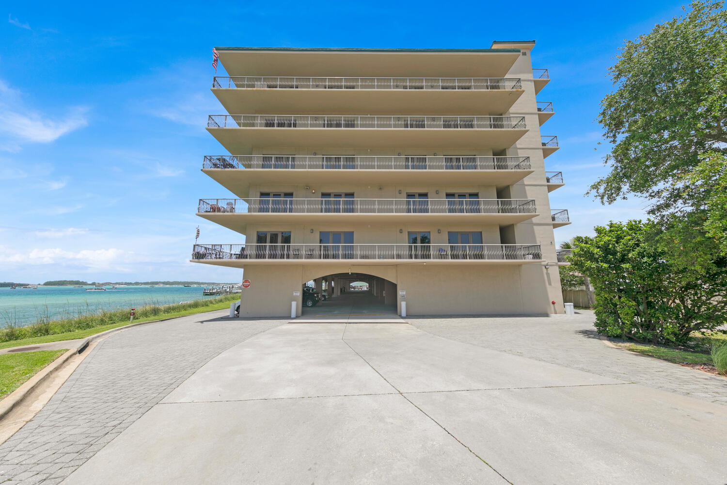 SIDES MORENO POINT WEST - Residential