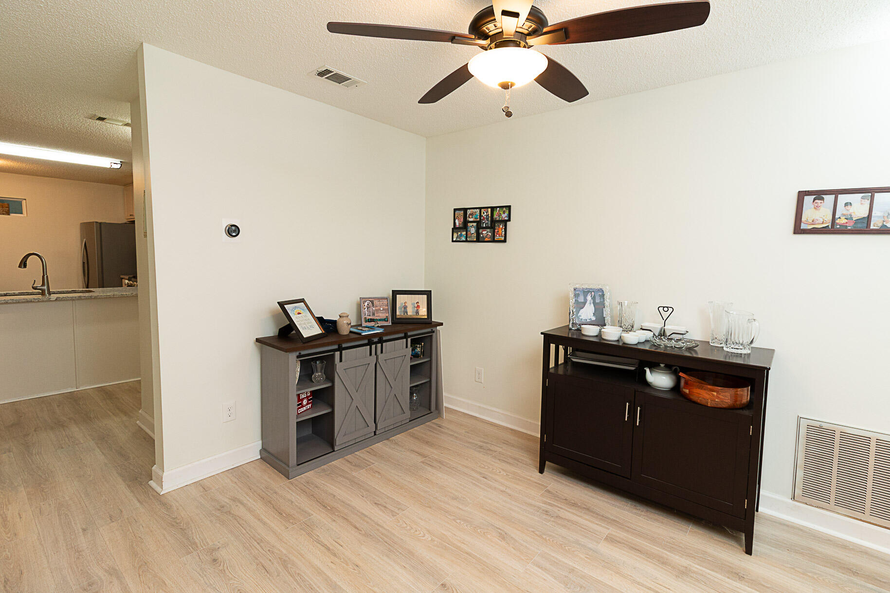 COLLEGE OAKS - Residential