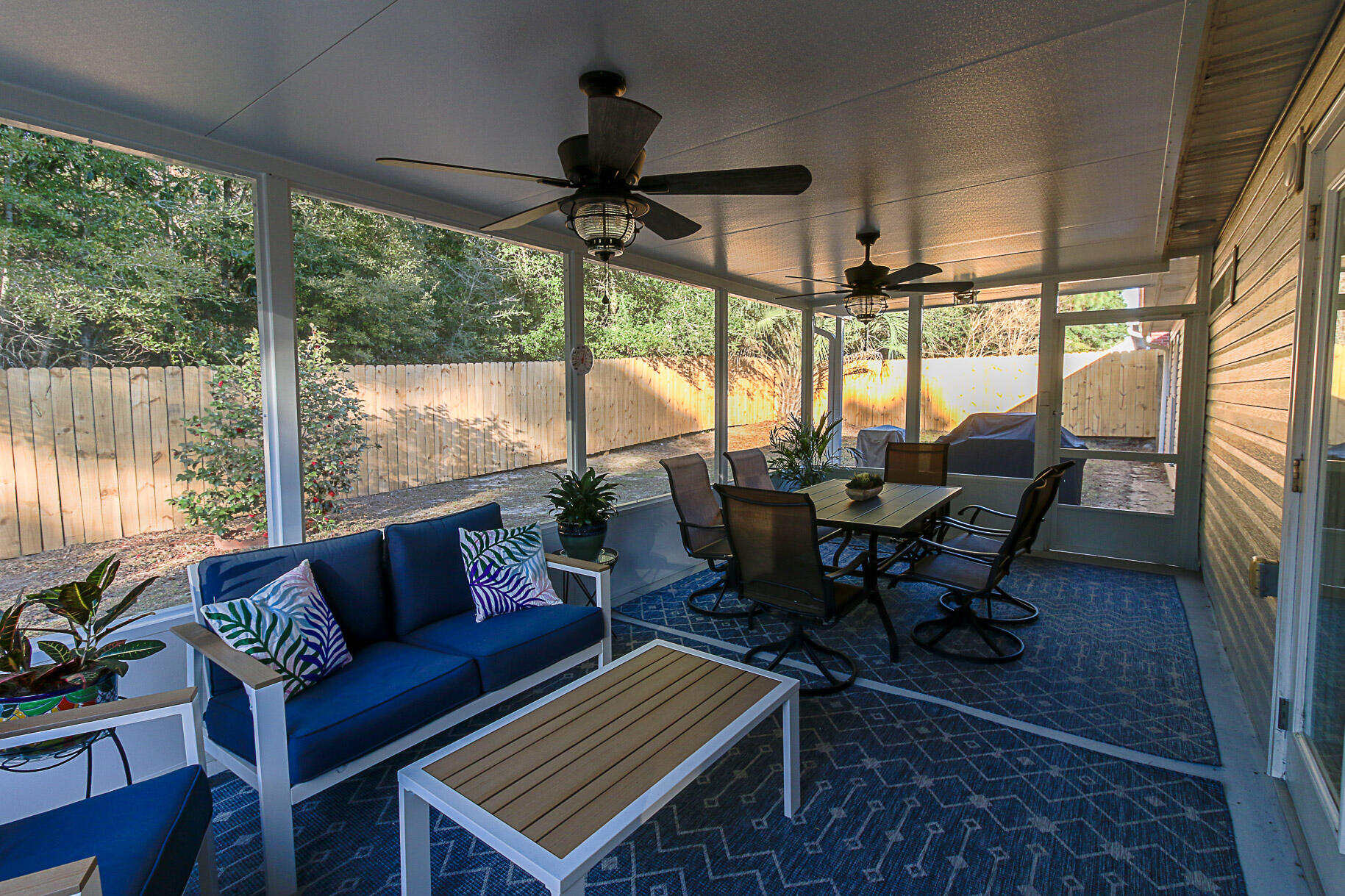 COLLEGE OAKS - Residential