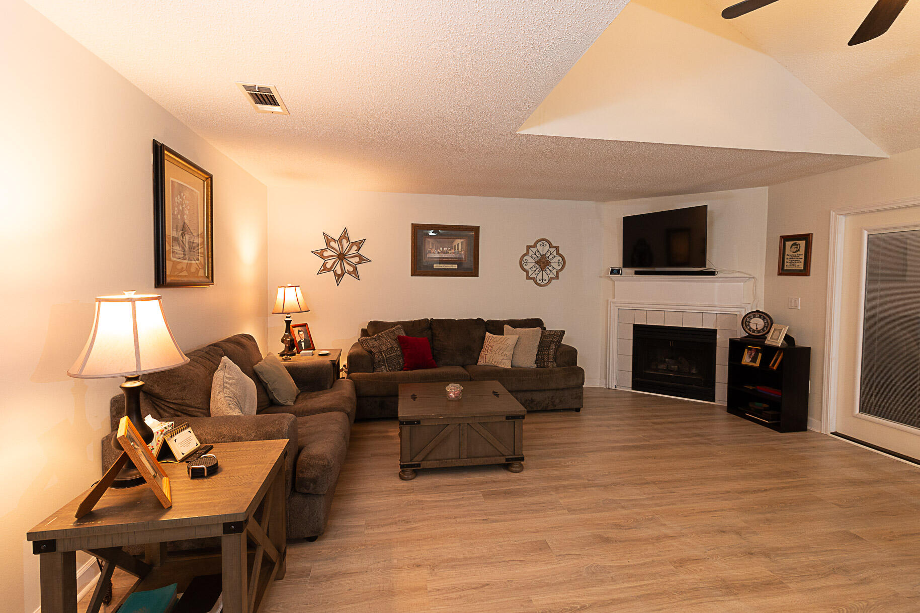 COLLEGE OAKS - Residential