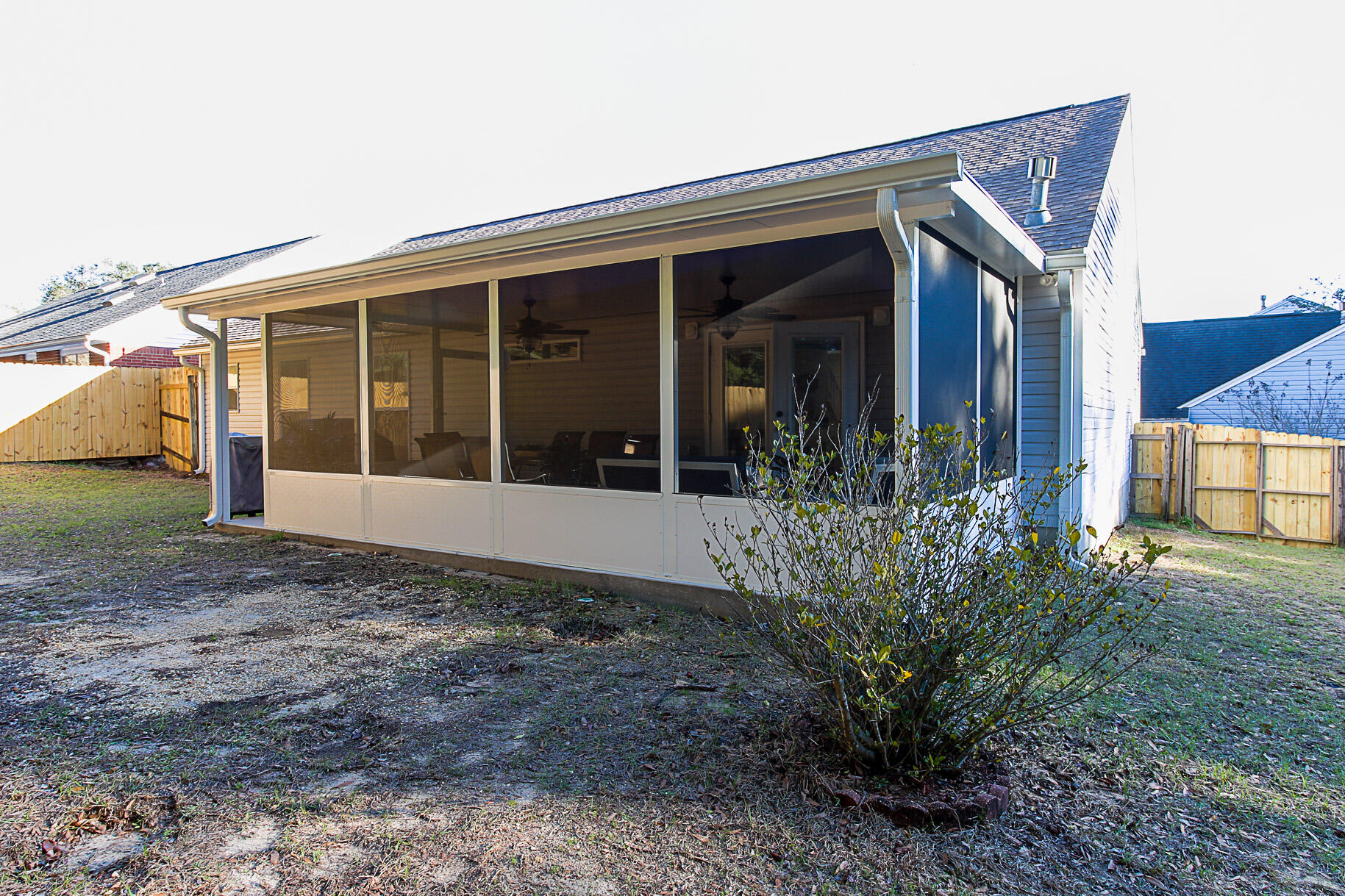 COLLEGE OAKS - Residential